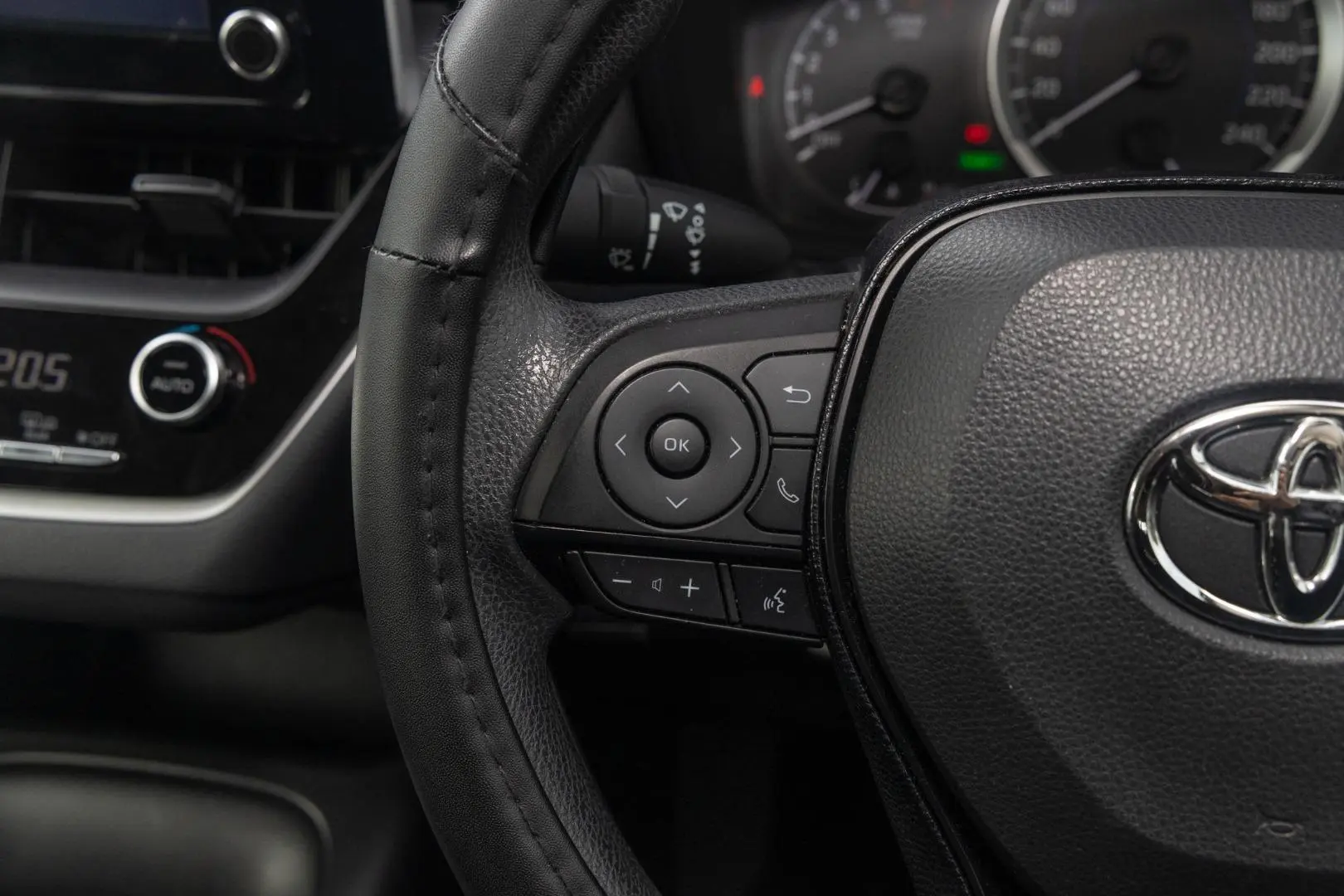2020 Toyota Corolla Gallery Image 11