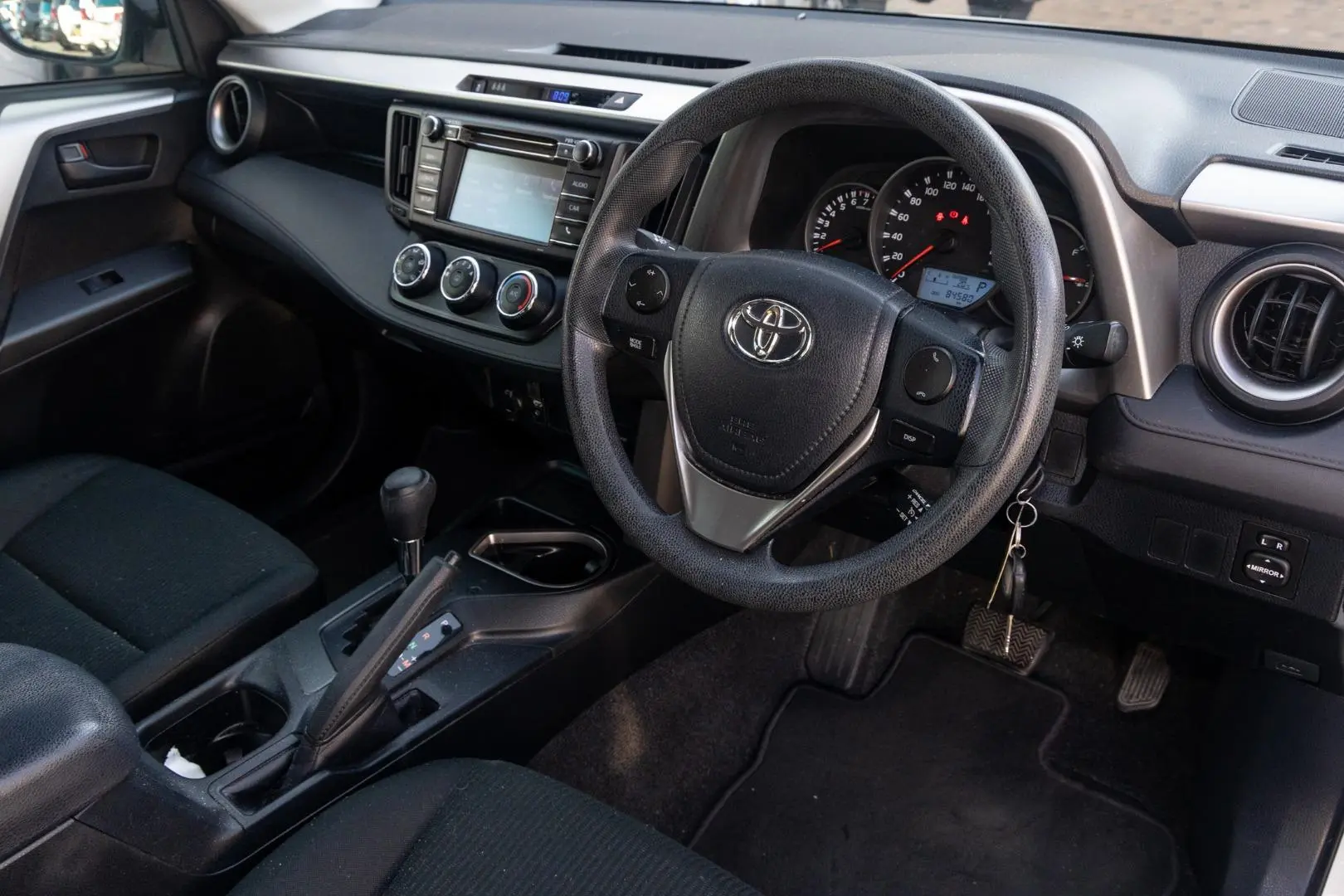 2016 Toyota RAV4 Gallery Image 7
