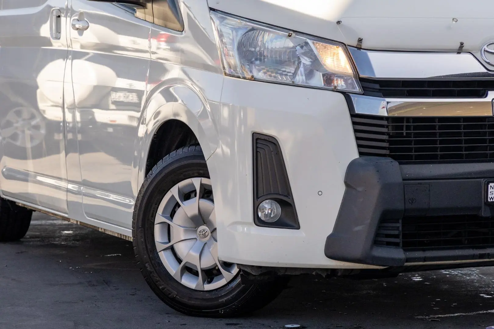 2023 Toyota Hiace Gallery Image 6