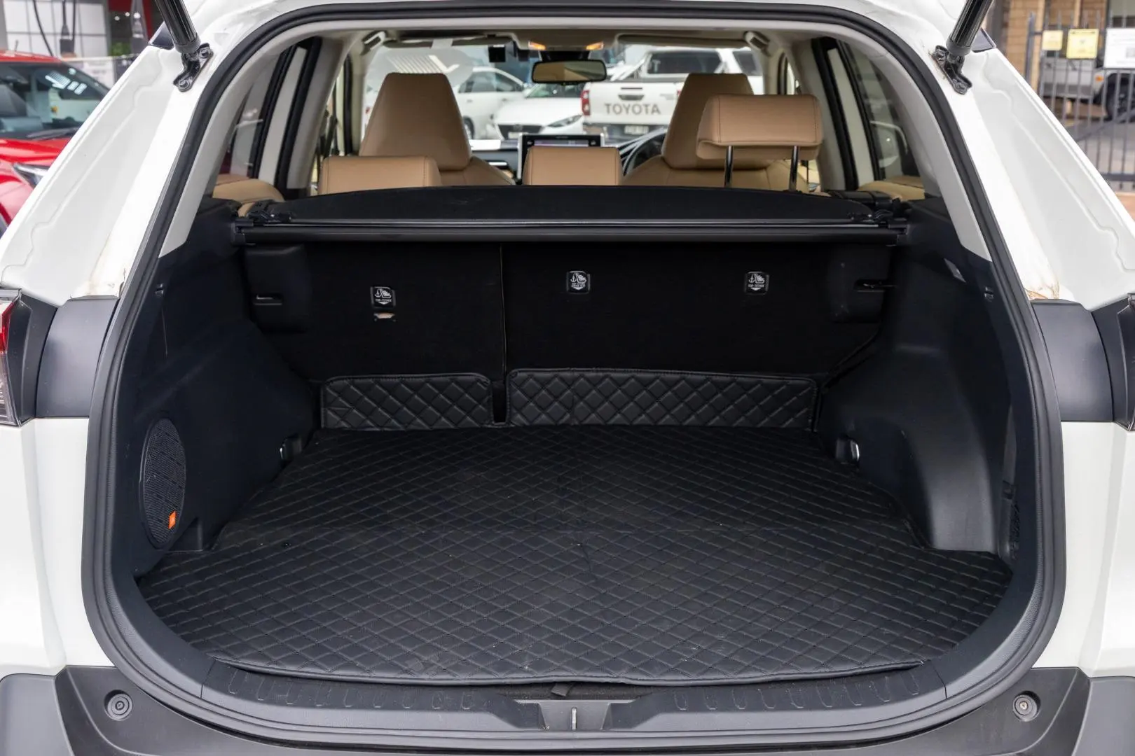 2020 Toyota RAV4 Gallery Image 19