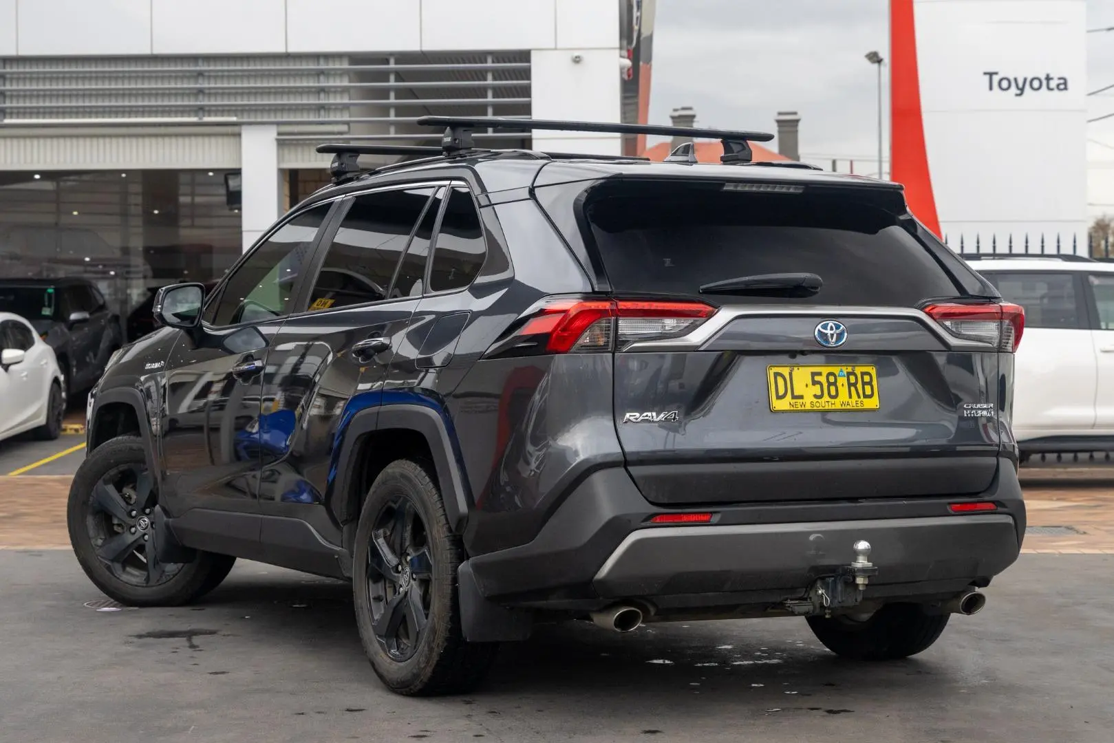 2020 Toyota RAV4 Gallery Image 2