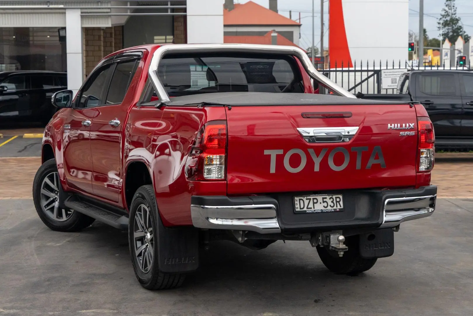 2018 Toyota Hilux Gallery Image 2
