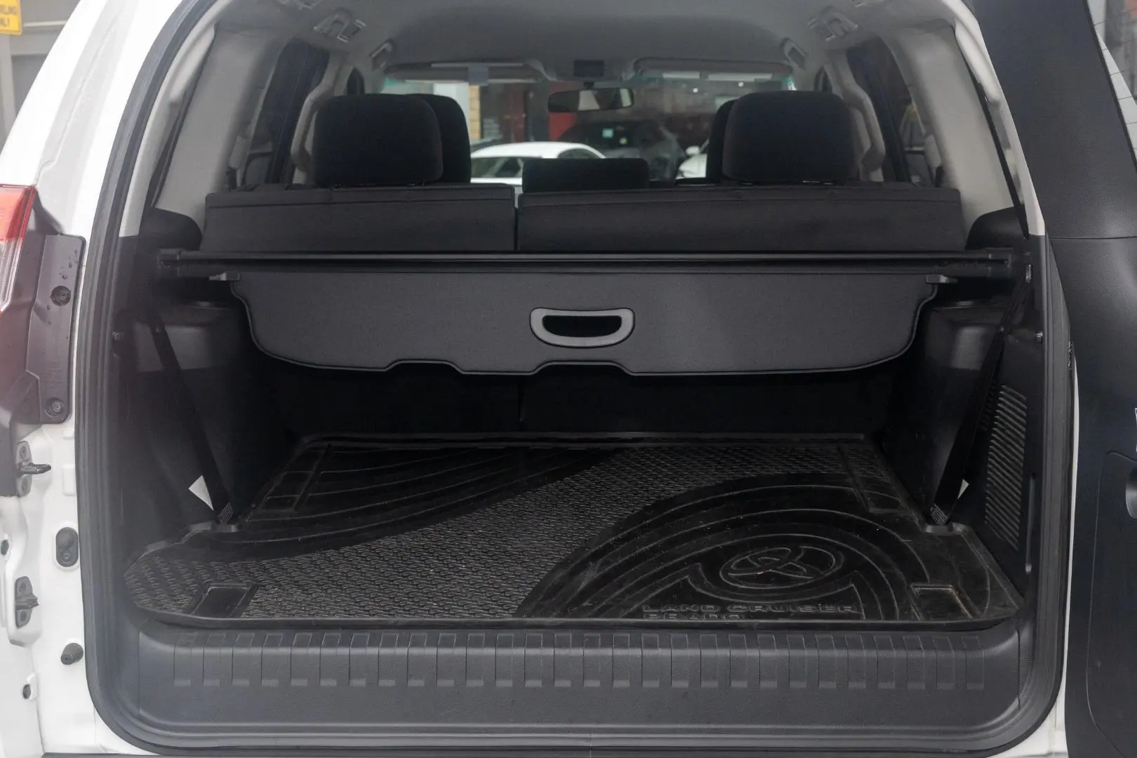 2017 Toyota Landcruiser Prado Gallery Image 19