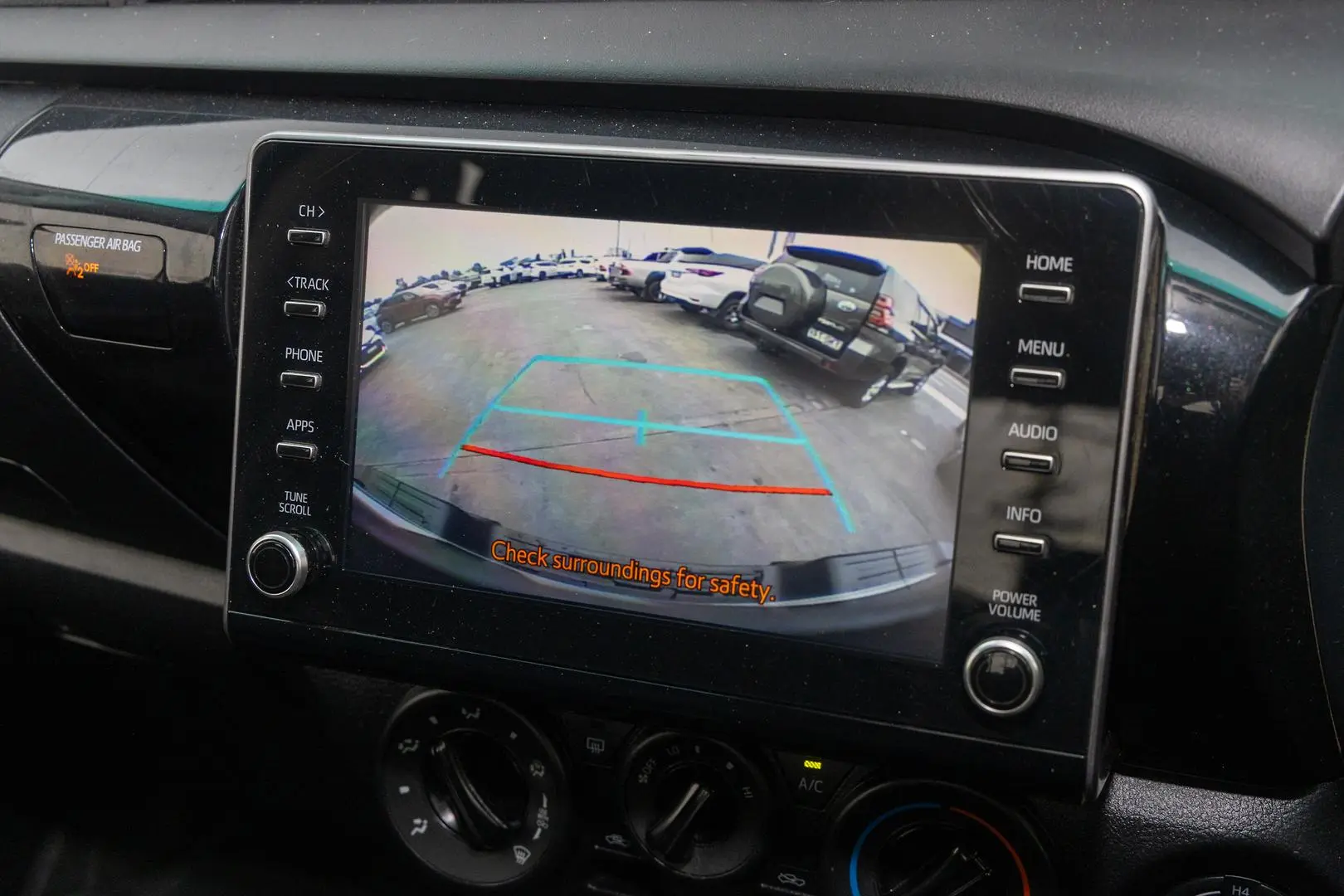 2022 Toyota Hilux Gallery Image 14