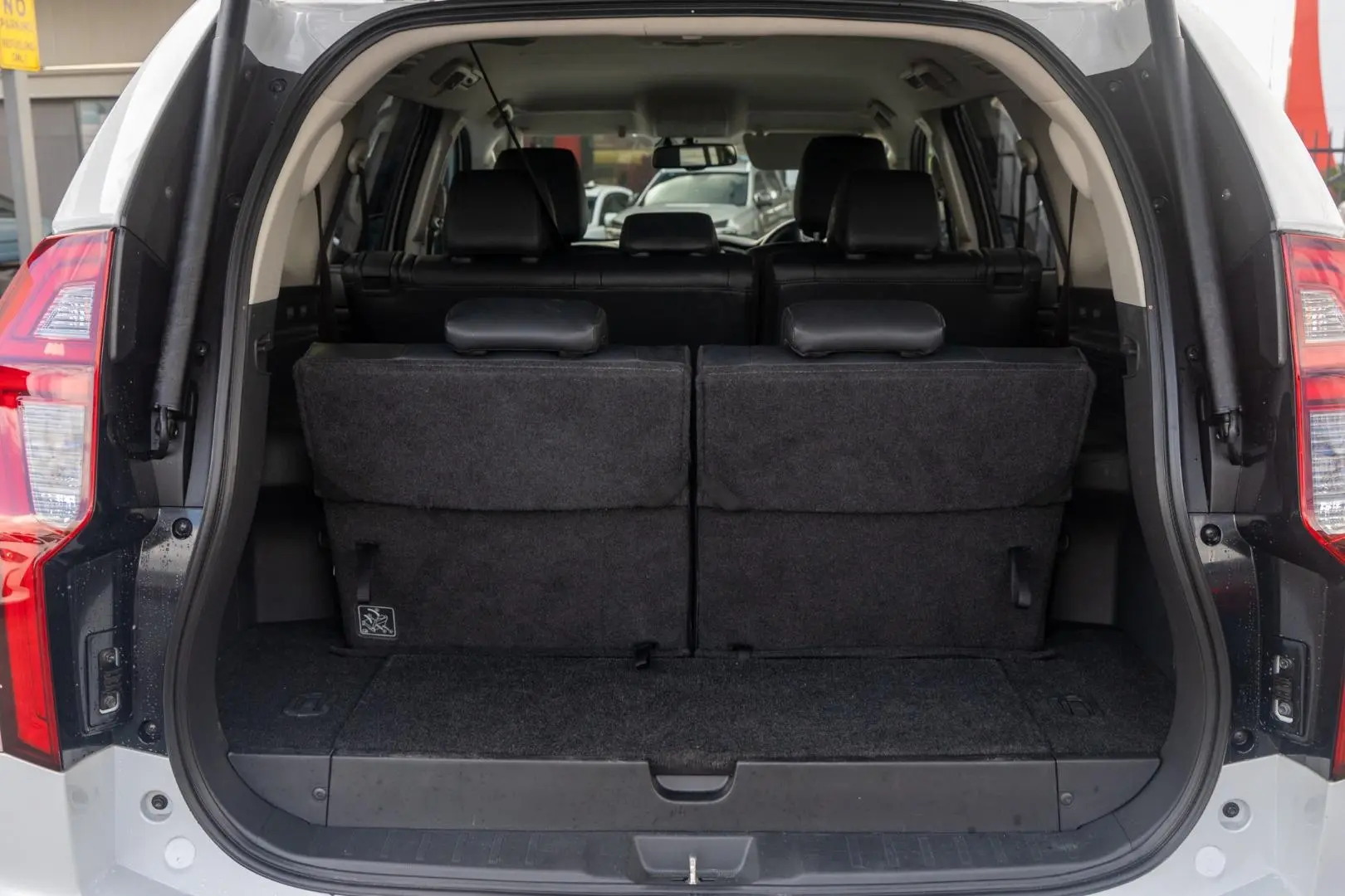 2022 Mitsubishi Pajero Sport Gallery Image 21