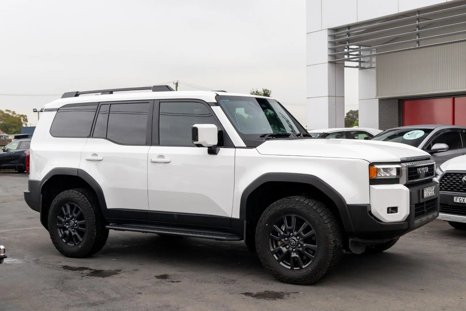 2025 Toyota Landcruiser Prado Gallery Image 3