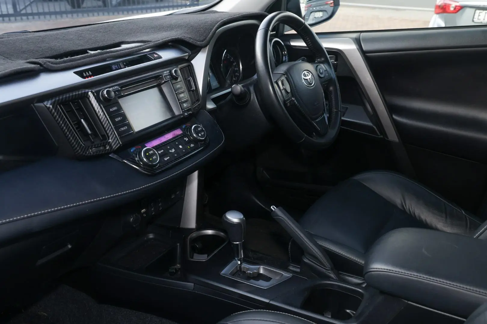 2018 Toyota RAV4 Image 8