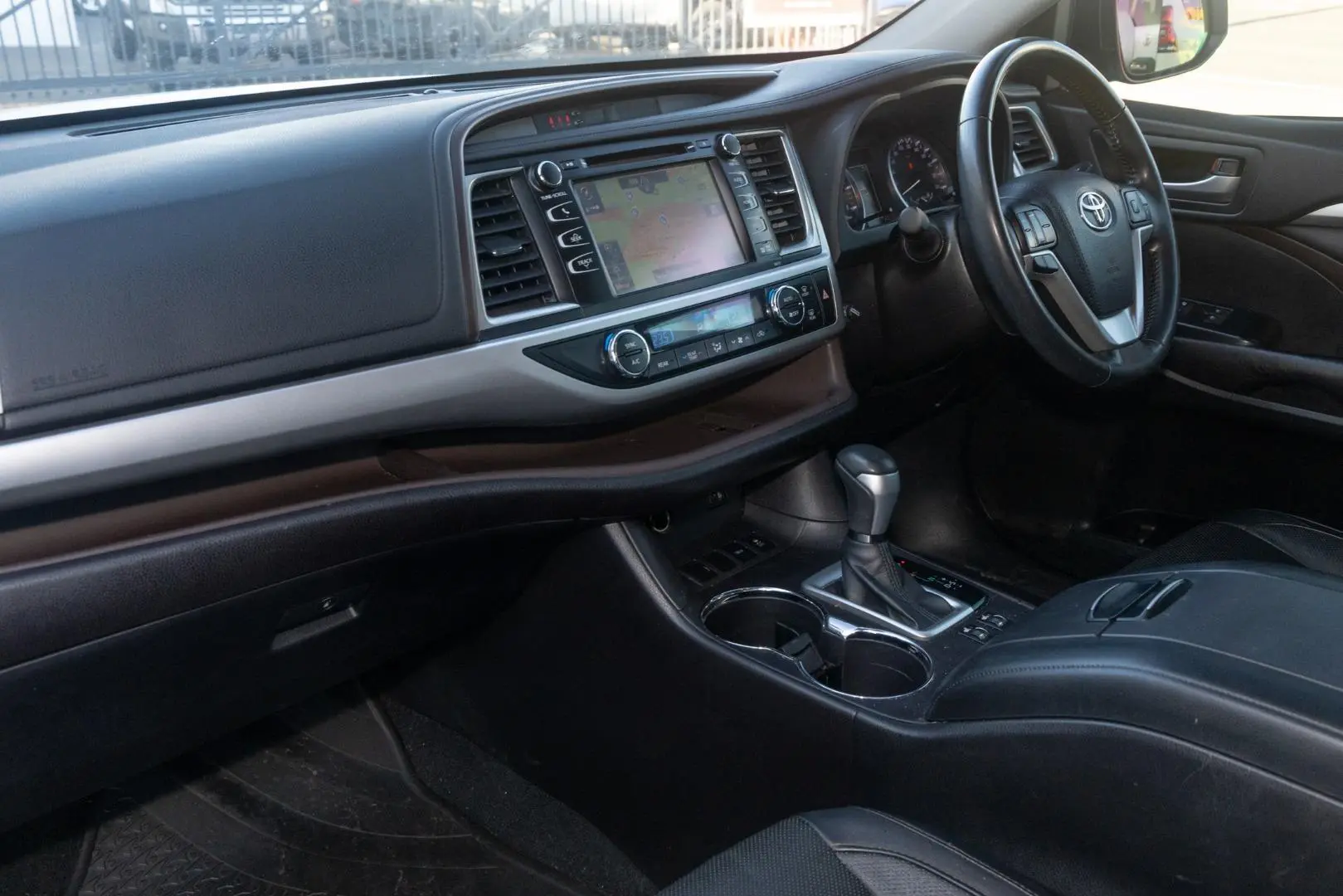 2017 Toyota Kluger Gallery Image 8