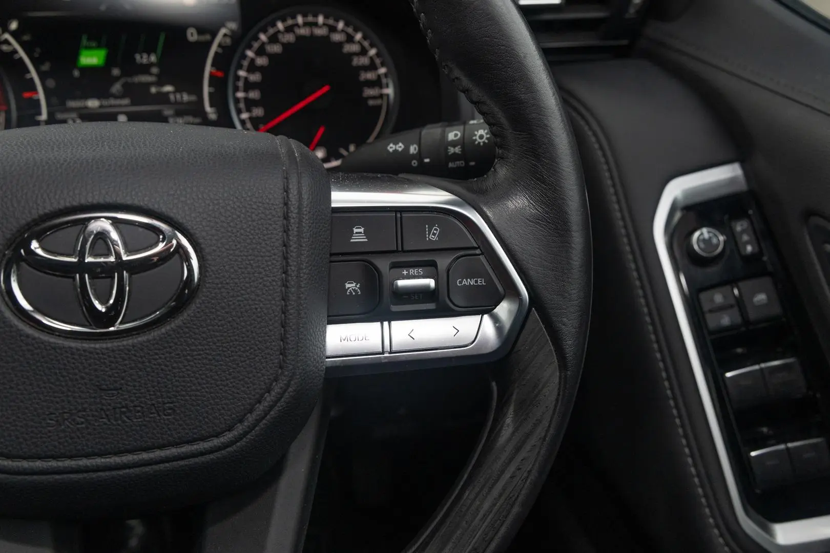 2022 Toyota Landcruiser Gallery Image 13