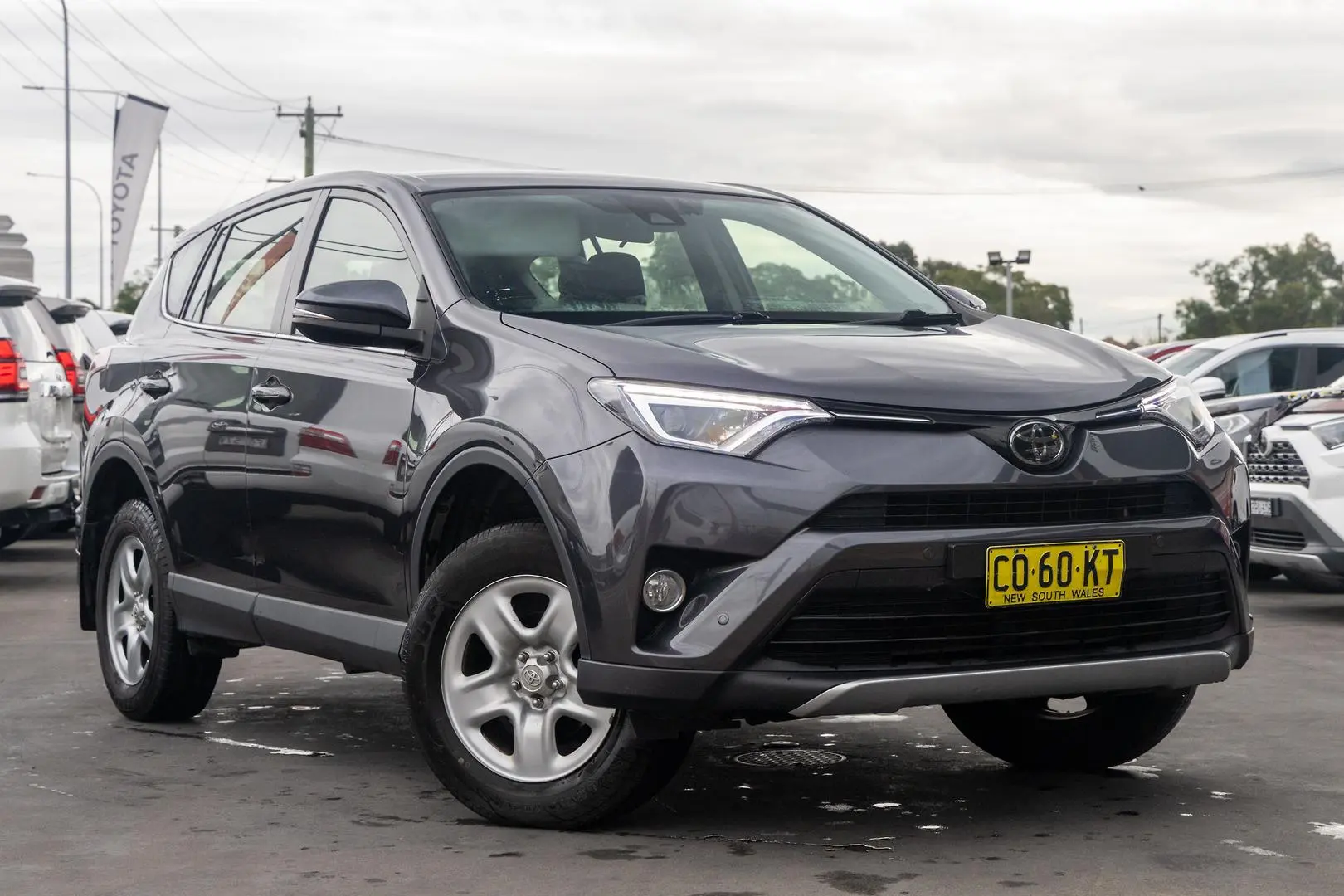 2018 Toyota RAV4 Gallery Image 1