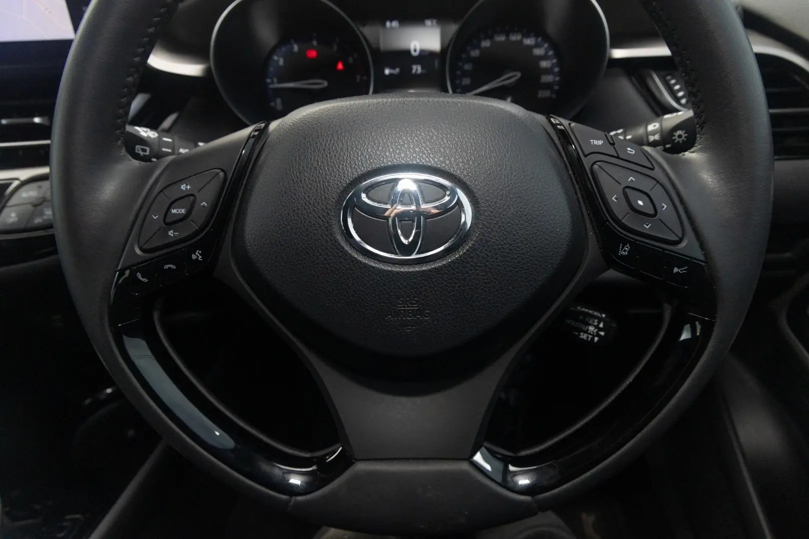 2022 Toyota C-HR Gallery Image 10