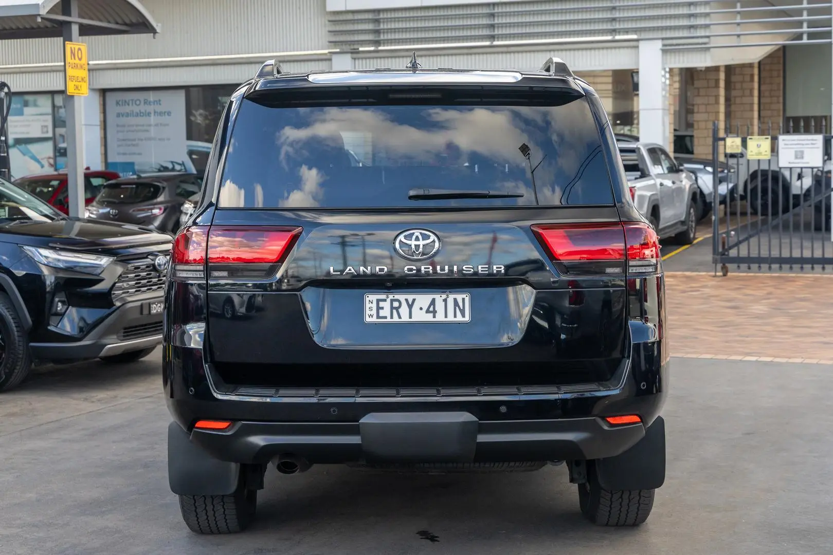 2022 Toyota Landcruiser Gallery Image 5