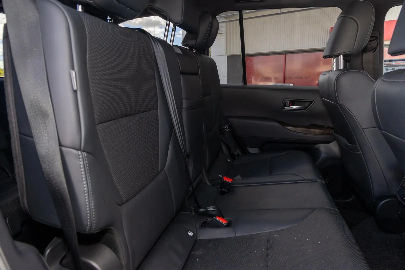 2022 Toyota Landcruiser Gallery Image 9