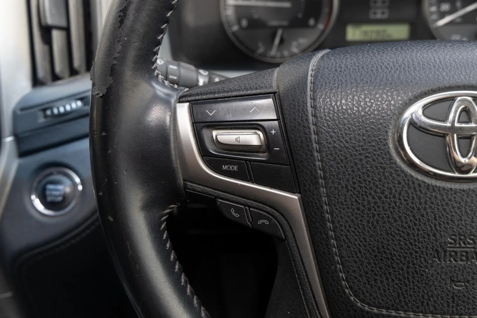 2017 Toyota Landcruiser Gallery Image 11