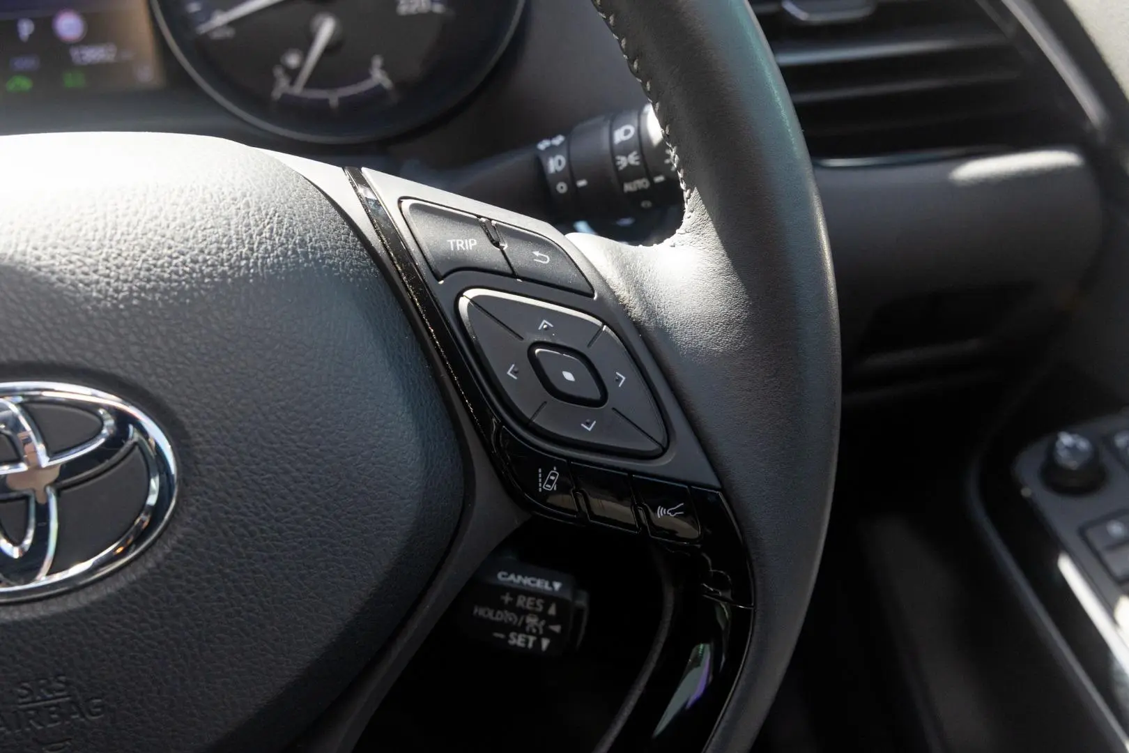 2023 Toyota C-HR Gallery Image 12