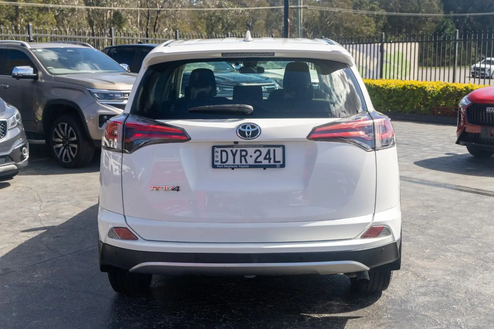 2018 Toyota RAV4 Gallery Image 5