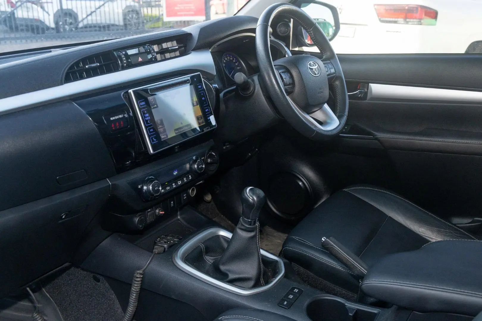 2017 Toyota Hilux Gallery Image 8