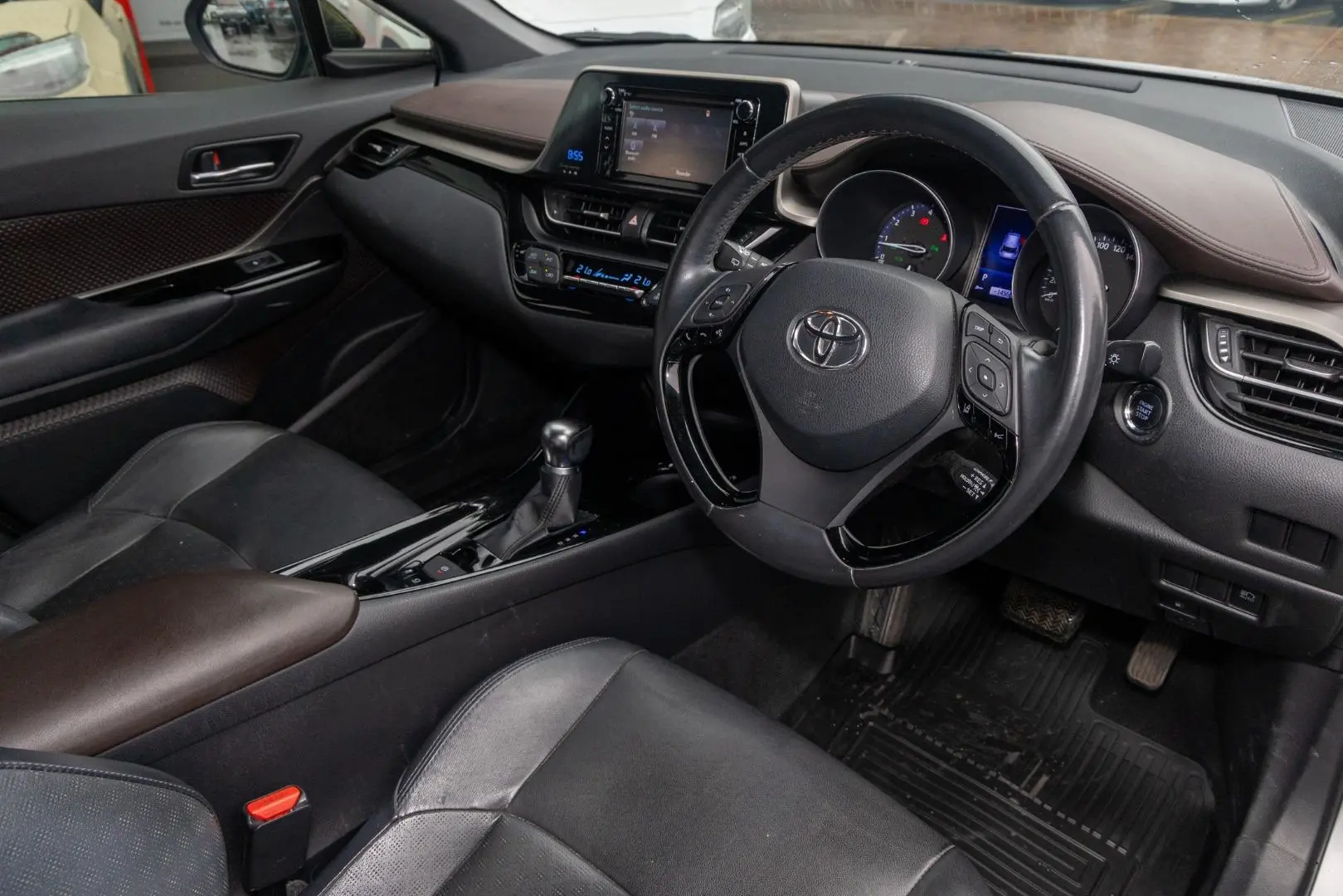 2019 Toyota C-HR Gallery Image 7