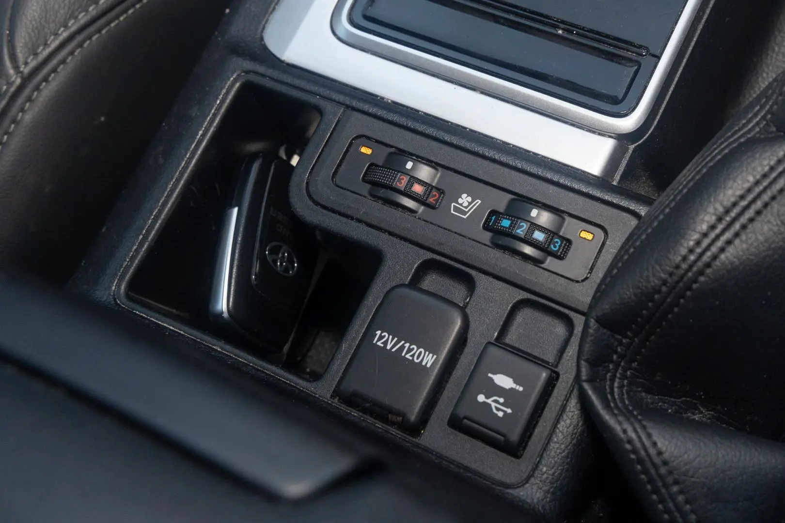 2019 Toyota Landcruiser Prado Gallery Image 17