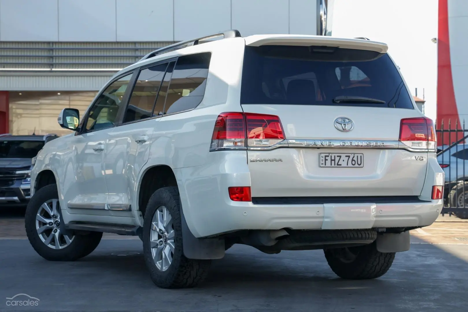 2016 Toyota Landcruiser Image 2