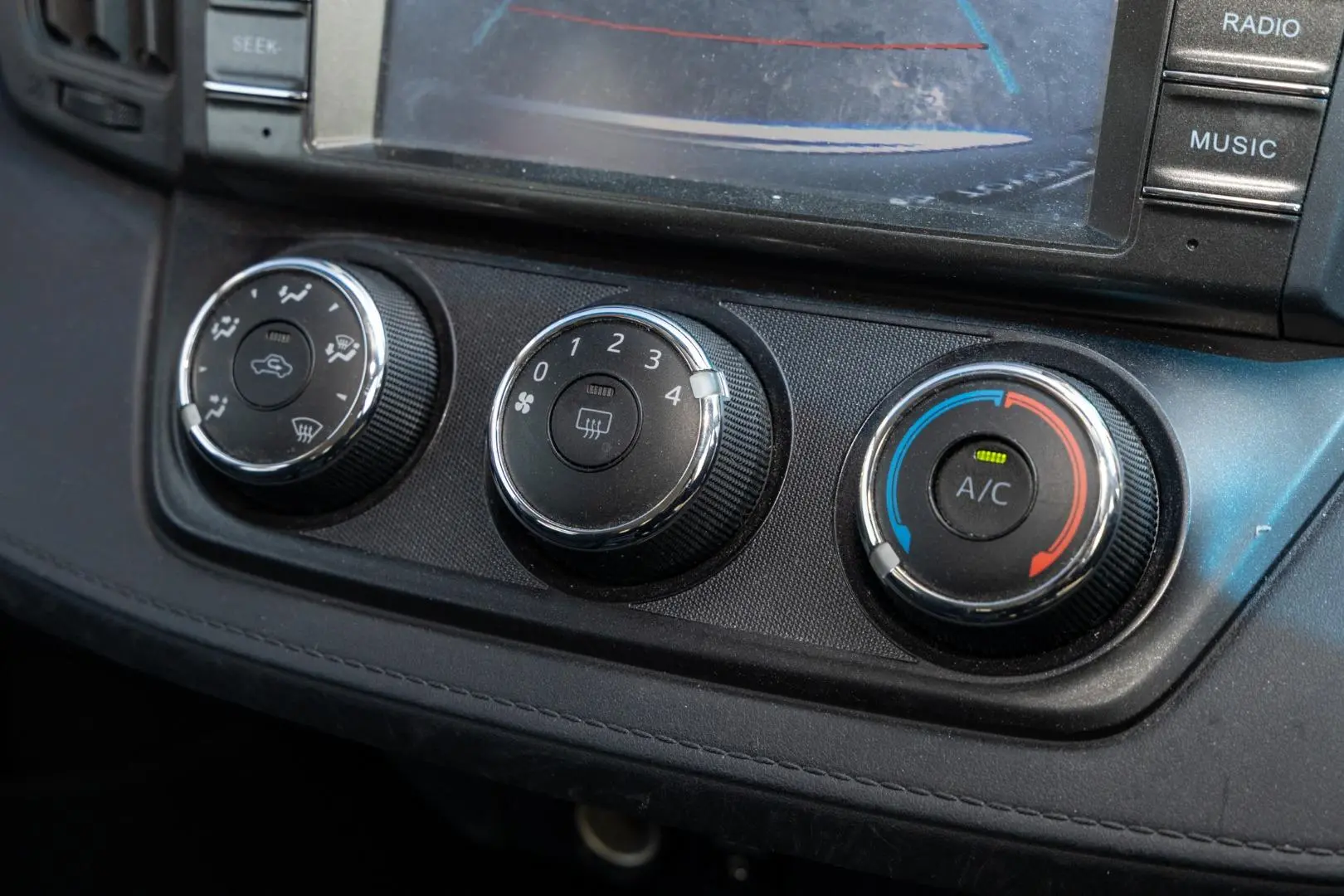 2016 Toyota RAV4 Gallery Image 16