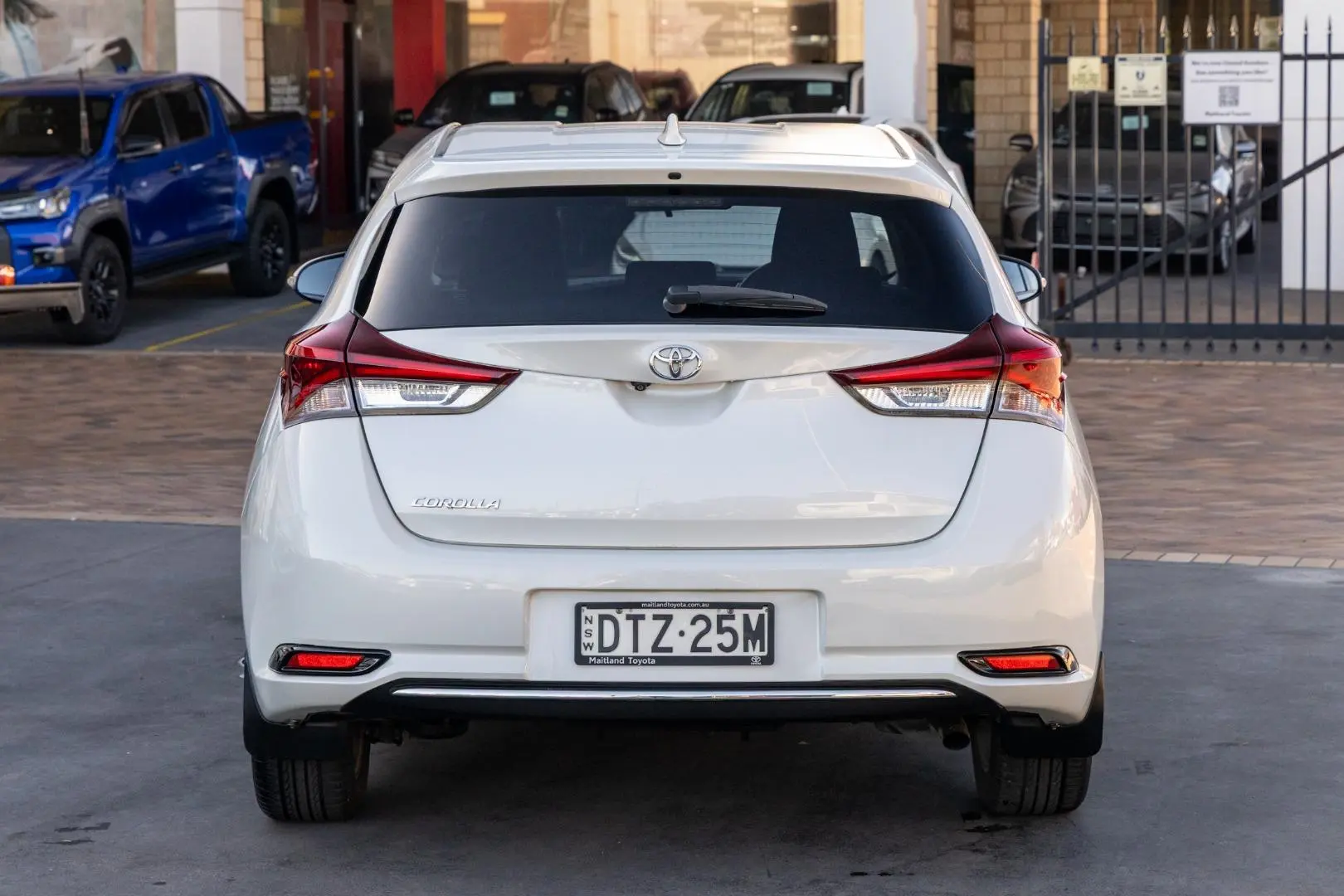 2017 Toyota Corolla Gallery Image 5