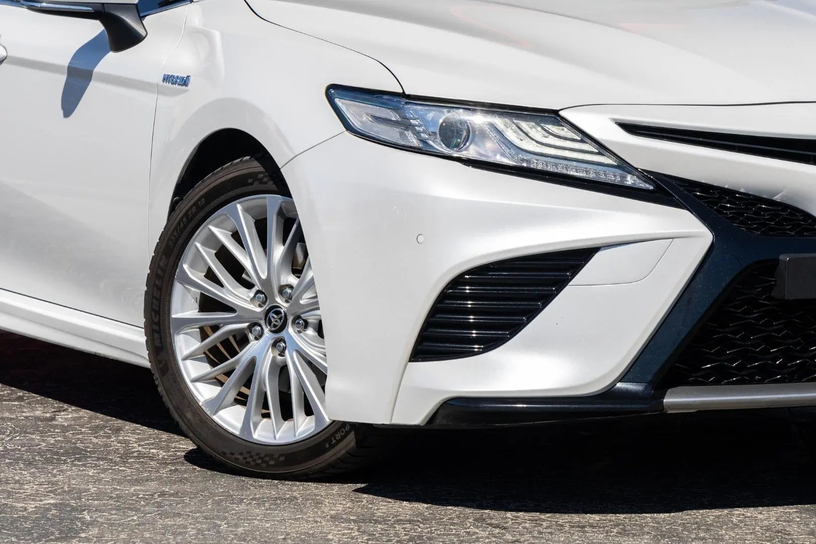2018 Toyota Camry Gallery Image 6
