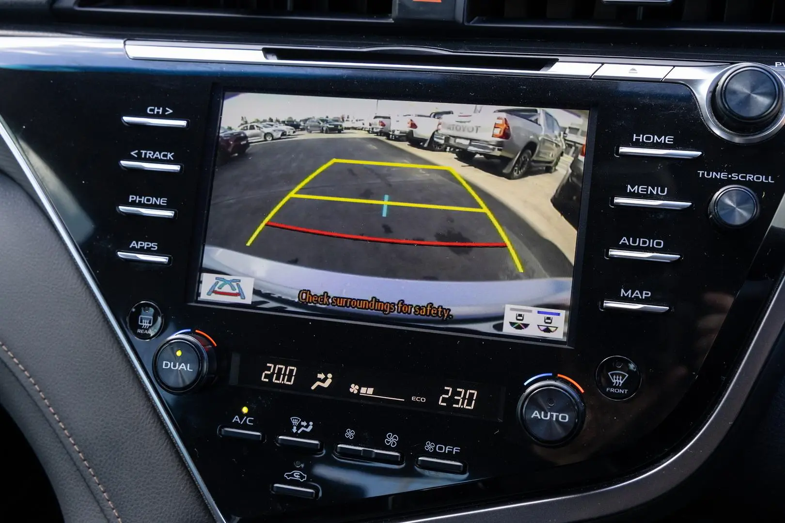 2018 Toyota Camry Gallery Image 15