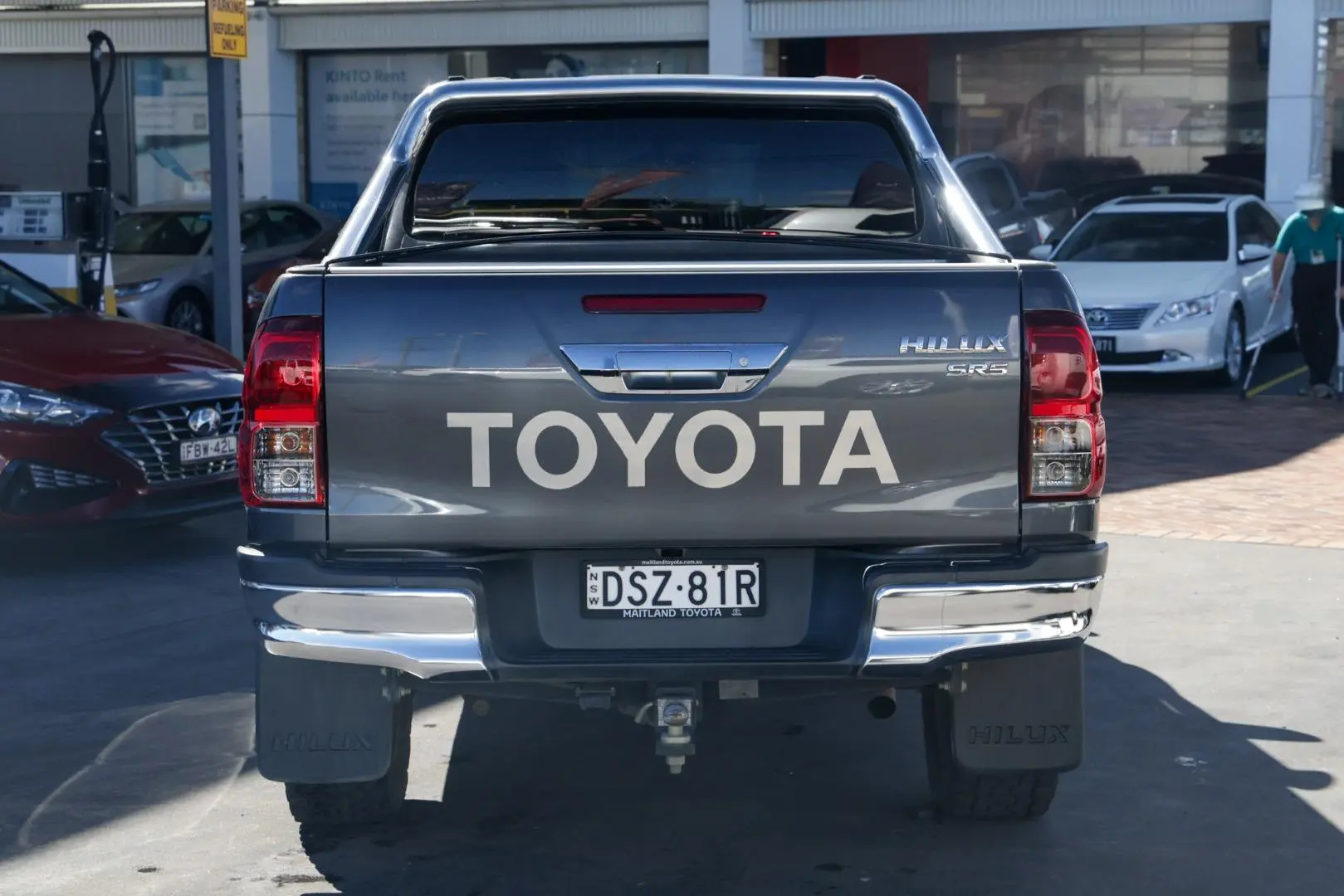 2017 Toyota Hilux Gallery Image 5