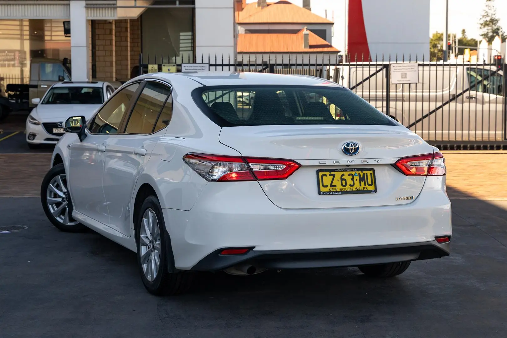 2020 Toyota Camry Gallery Image 2