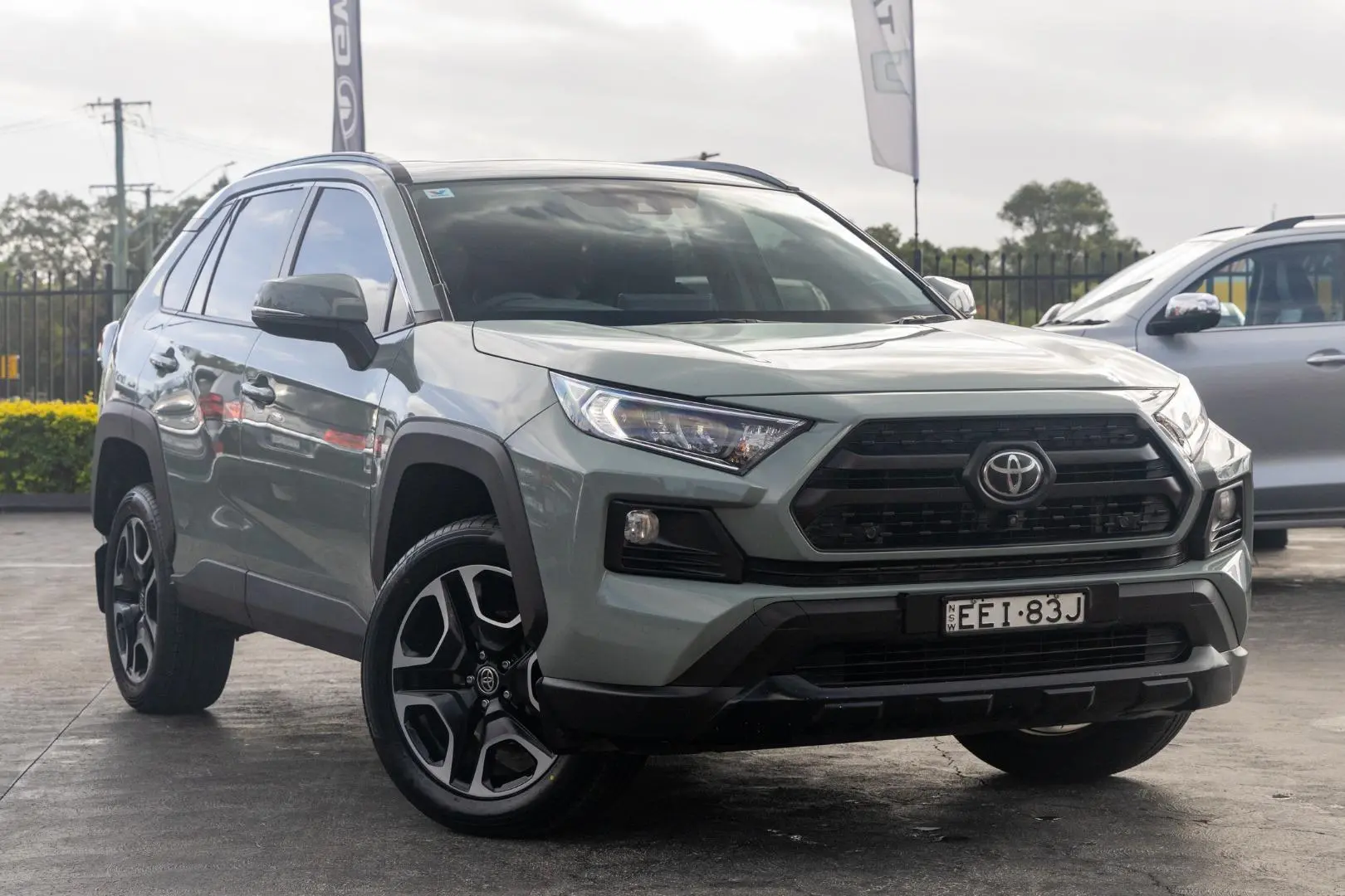 2019 Toyota RAV4 Gallery Image 1