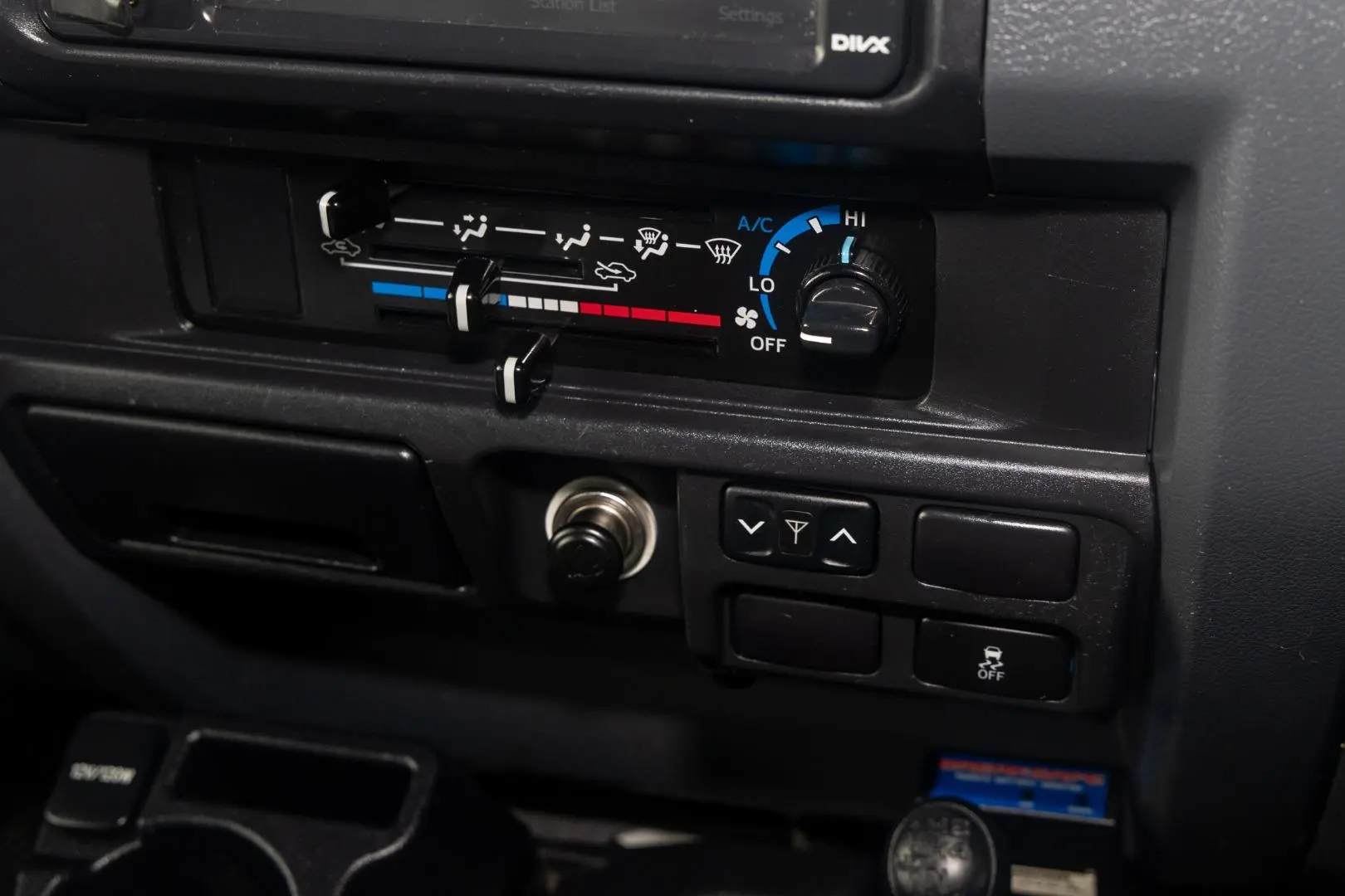 2017 Toyota Landcruiser Gallery Image 14