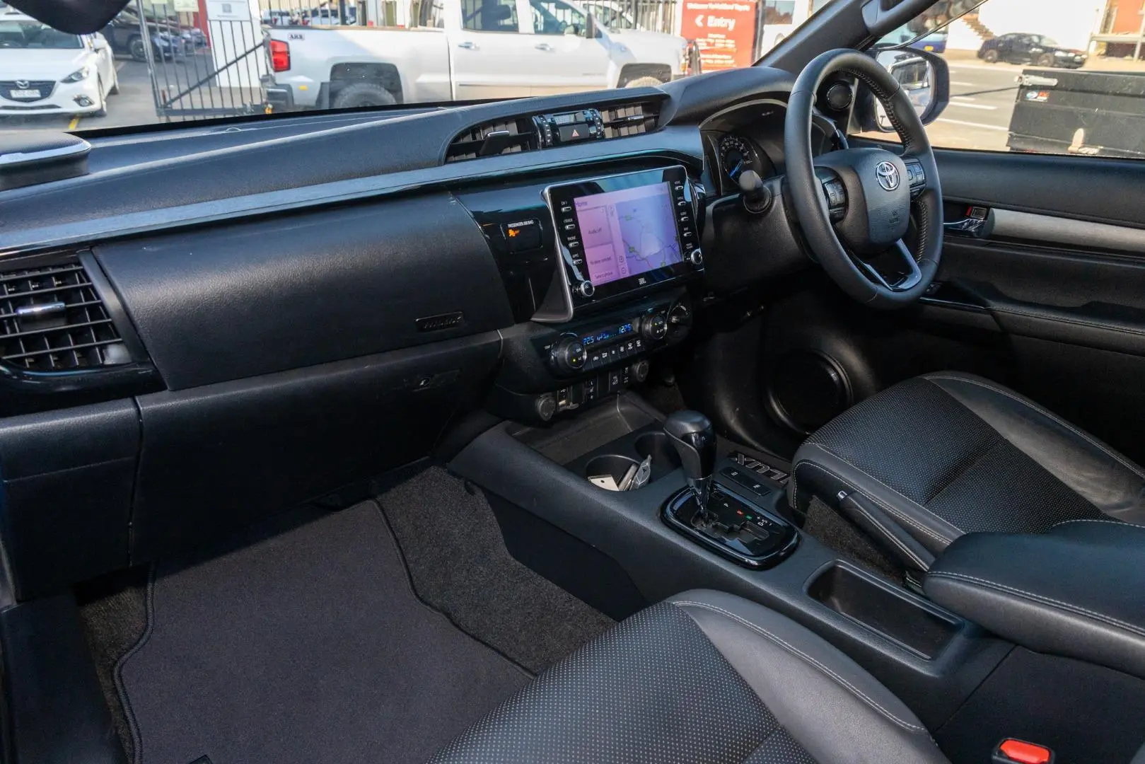 2021 Toyota Hilux Gallery Image 8