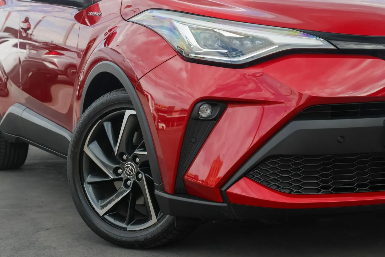 2022 Toyota C-Hr Gallery Image 6