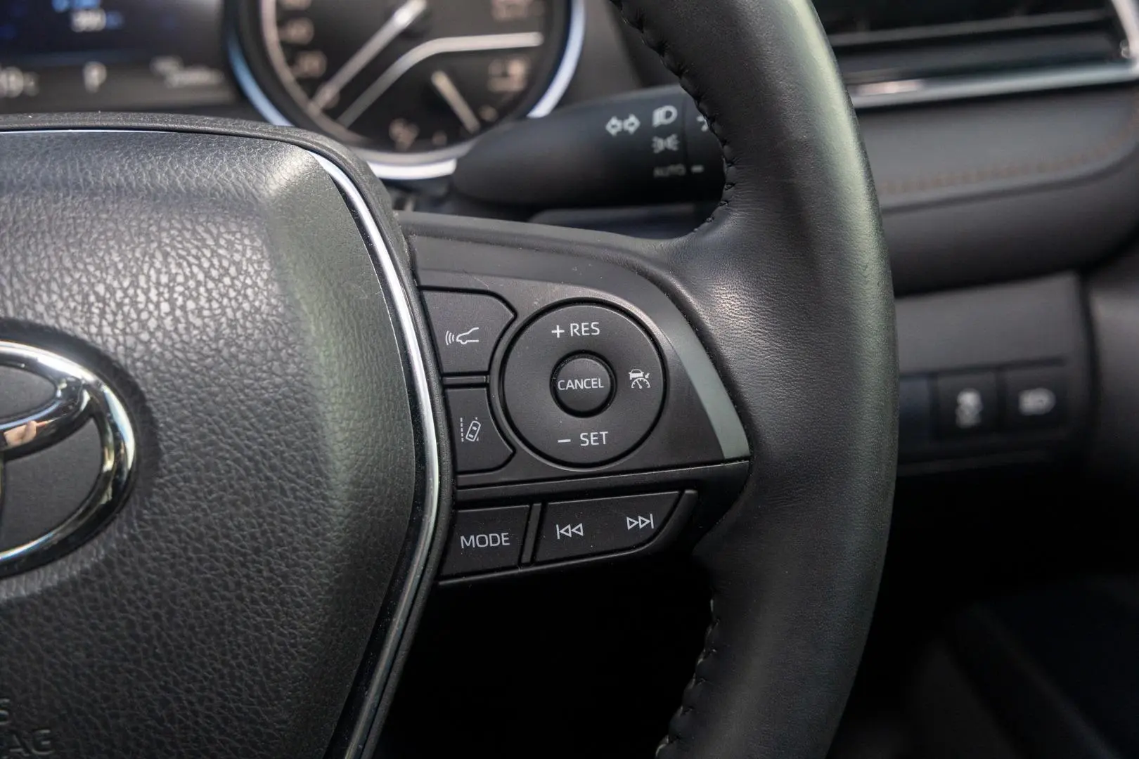 2019 Toyota Camry Gallery Image 12