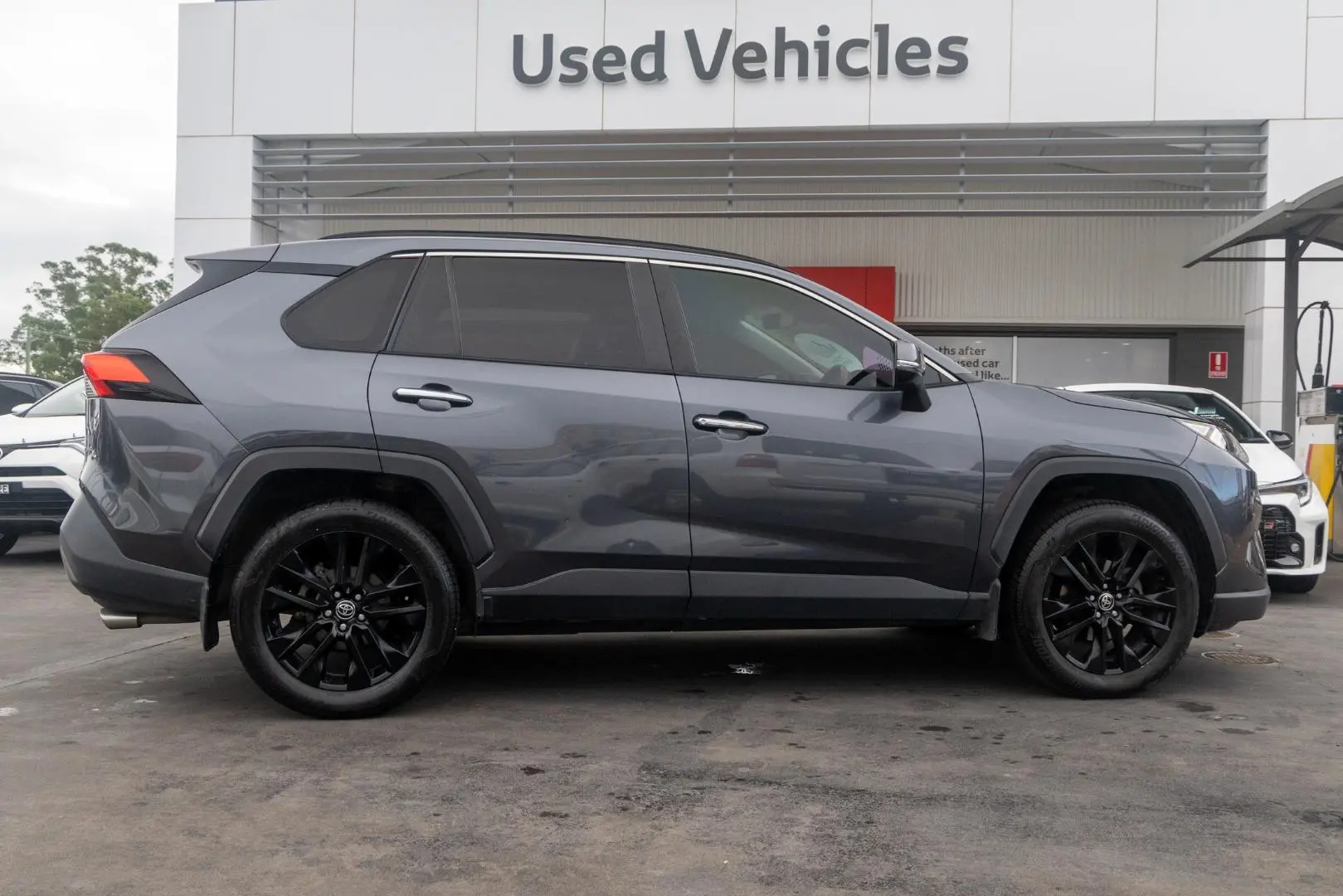 2022 Toyota RAV4 Gallery Image 3