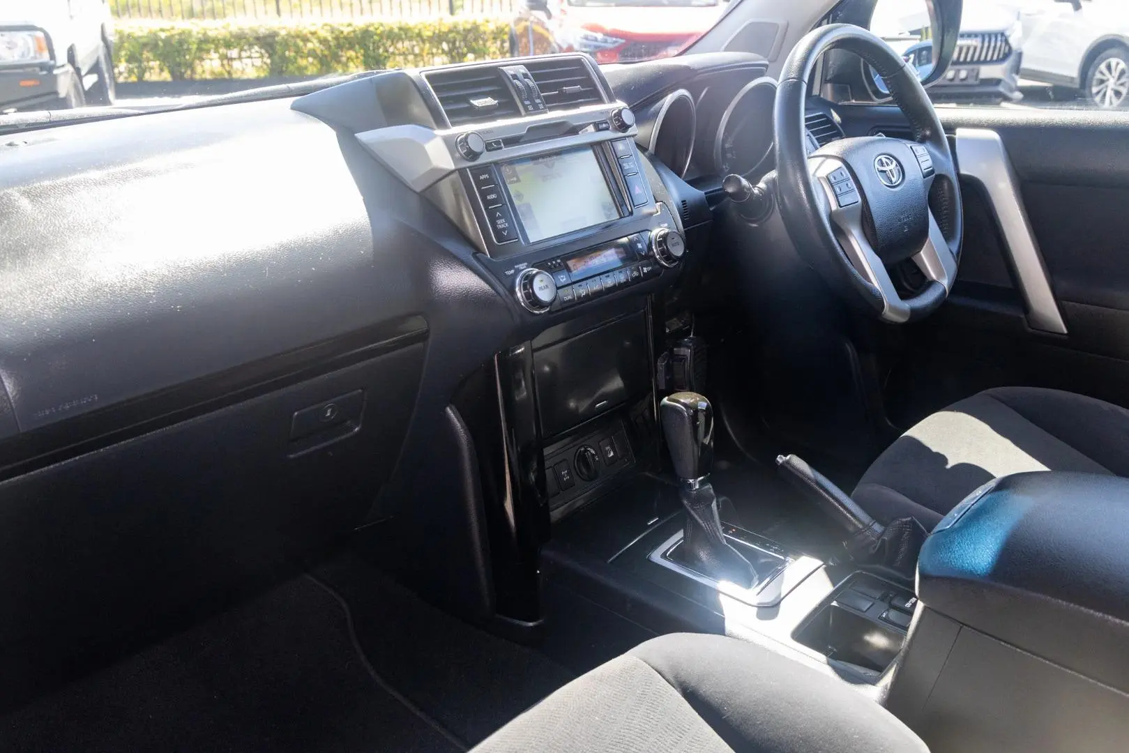 2017 Toyota Landcruiser Prado Gallery Image 8