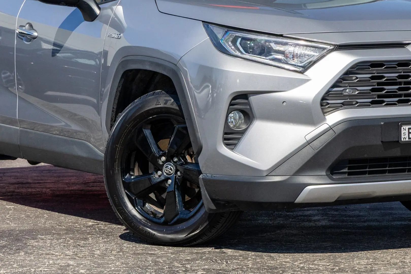 2019 Toyota RAV4 Gallery Image 6