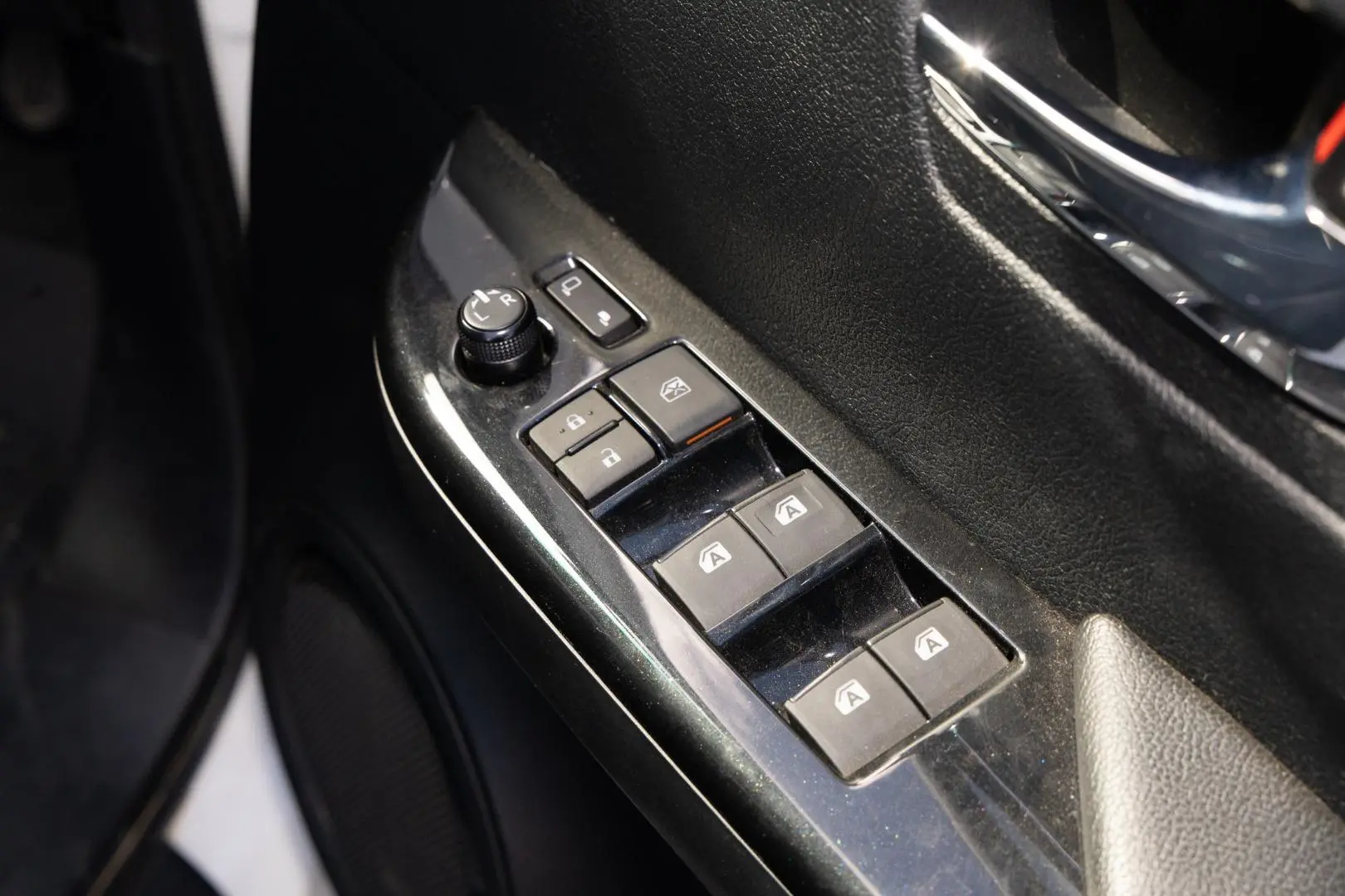 2022 Toyota Hilux Gallery Image 18