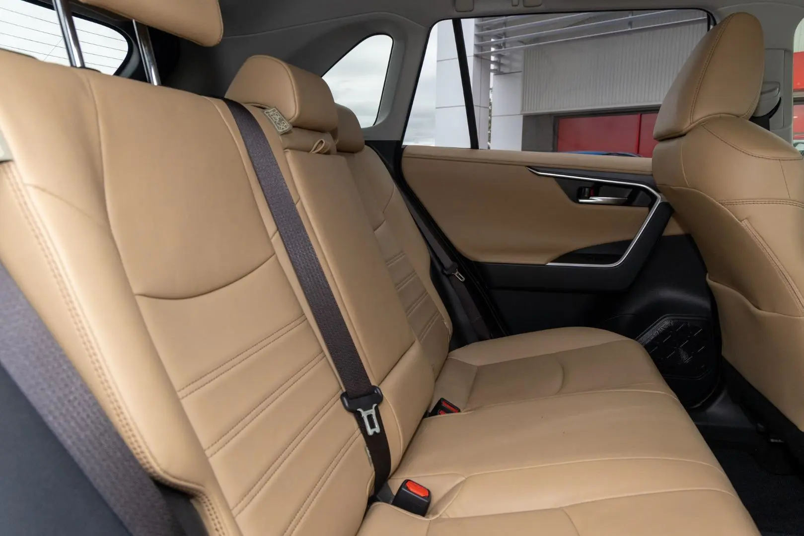 2020 Toyota RAV4 Gallery Image 9