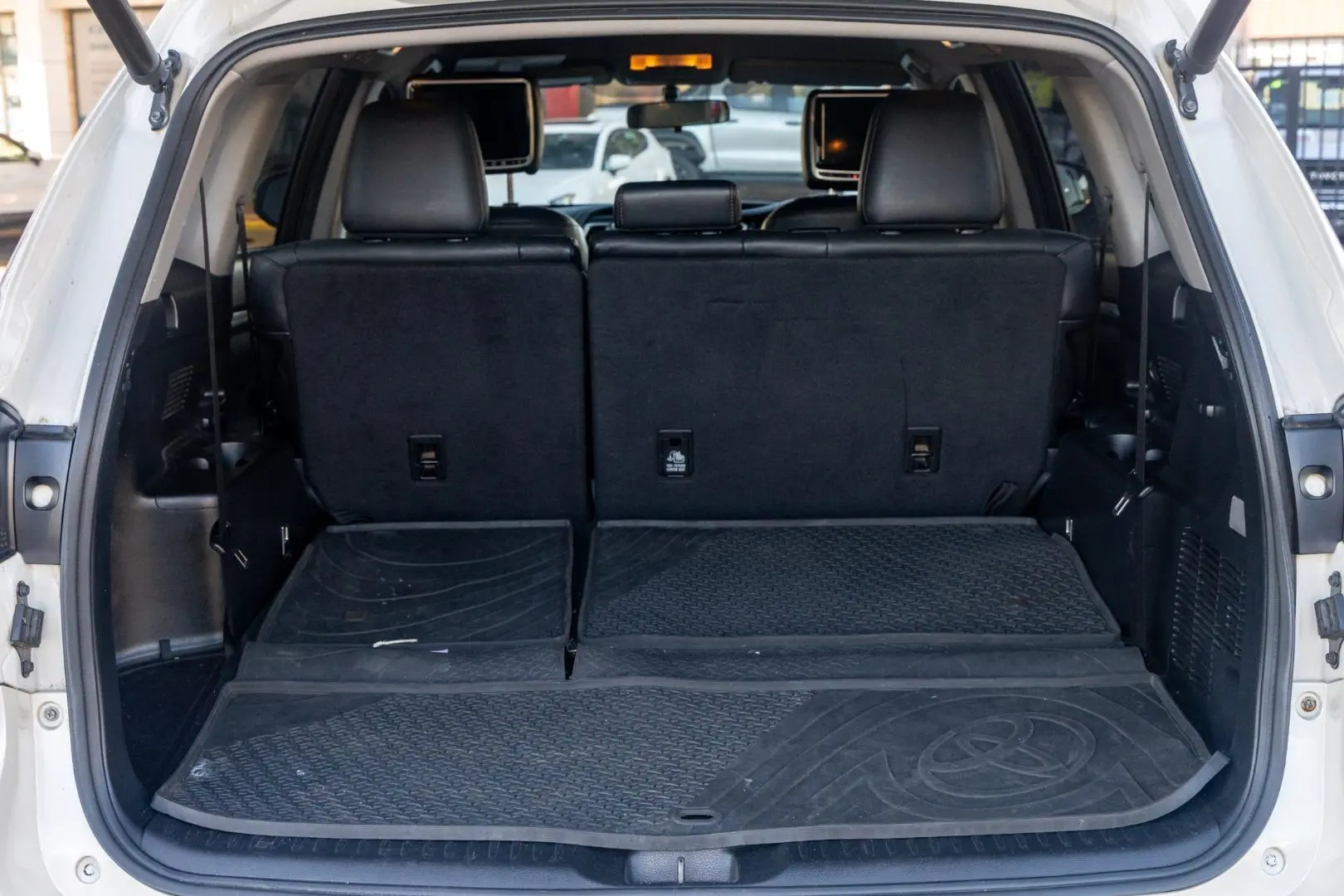 2017 Toyota Kluger Gallery Image 19