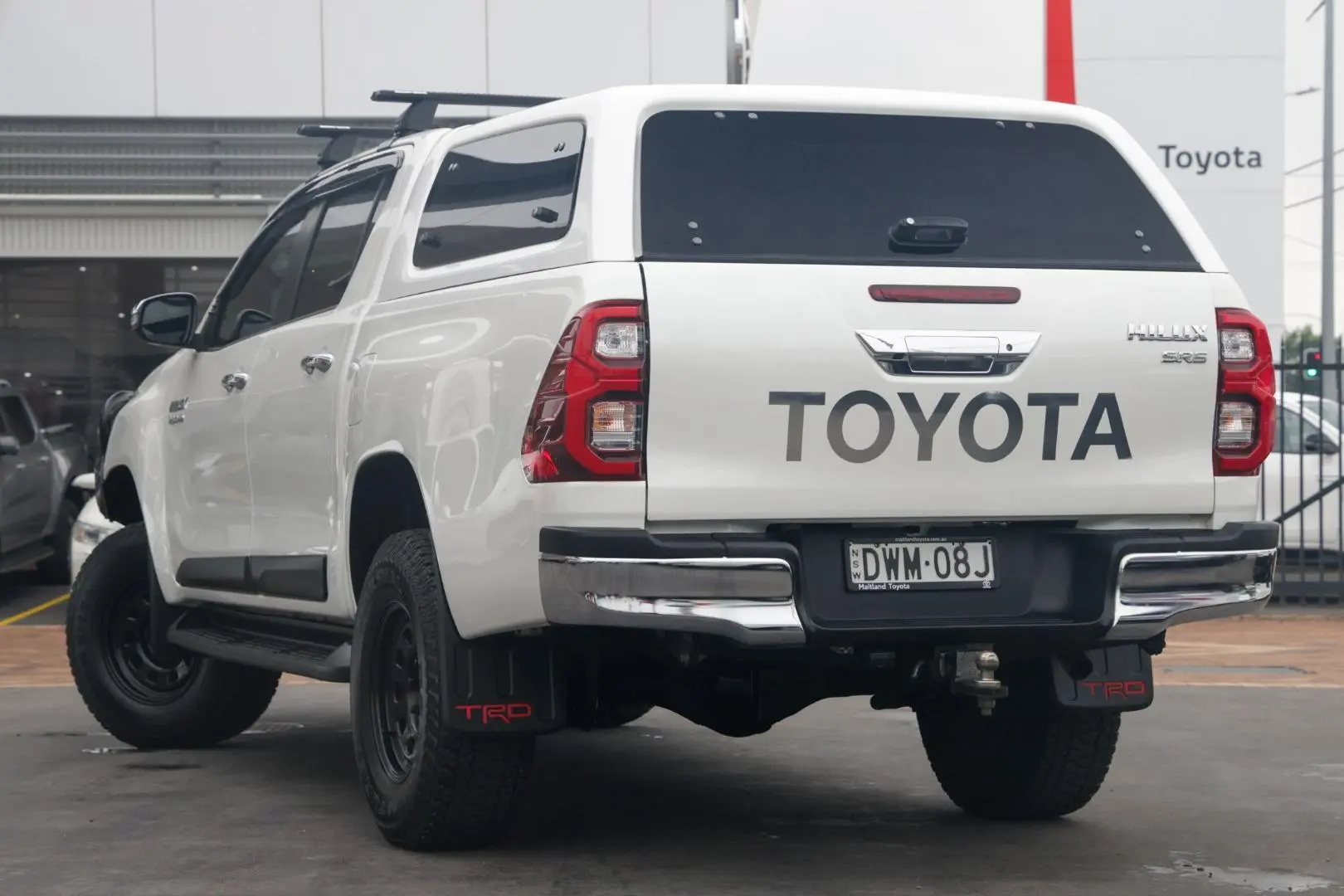 2018 Toyota Hilux Gallery Image 2