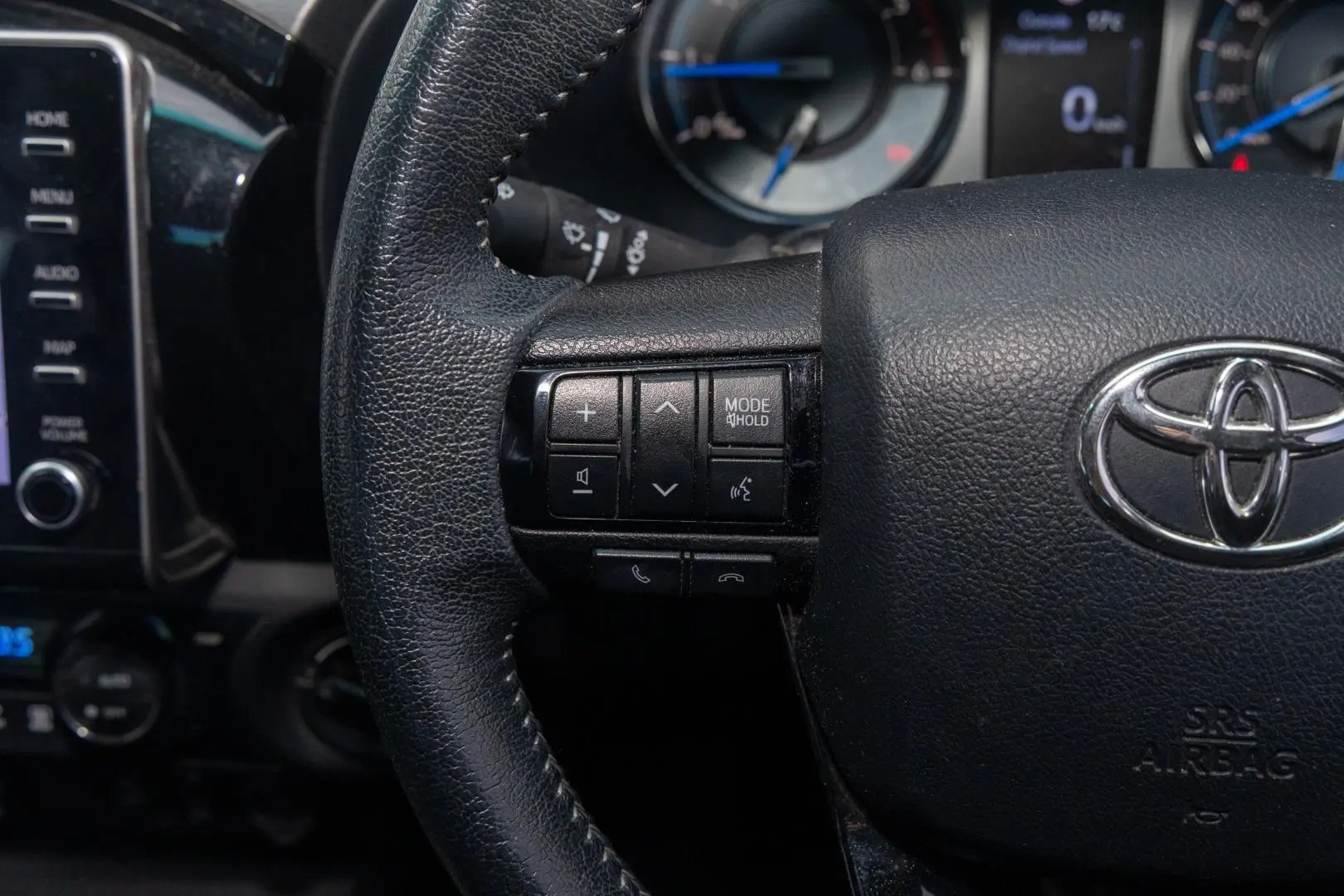 2023 Toyota Hilux Gallery Image 11