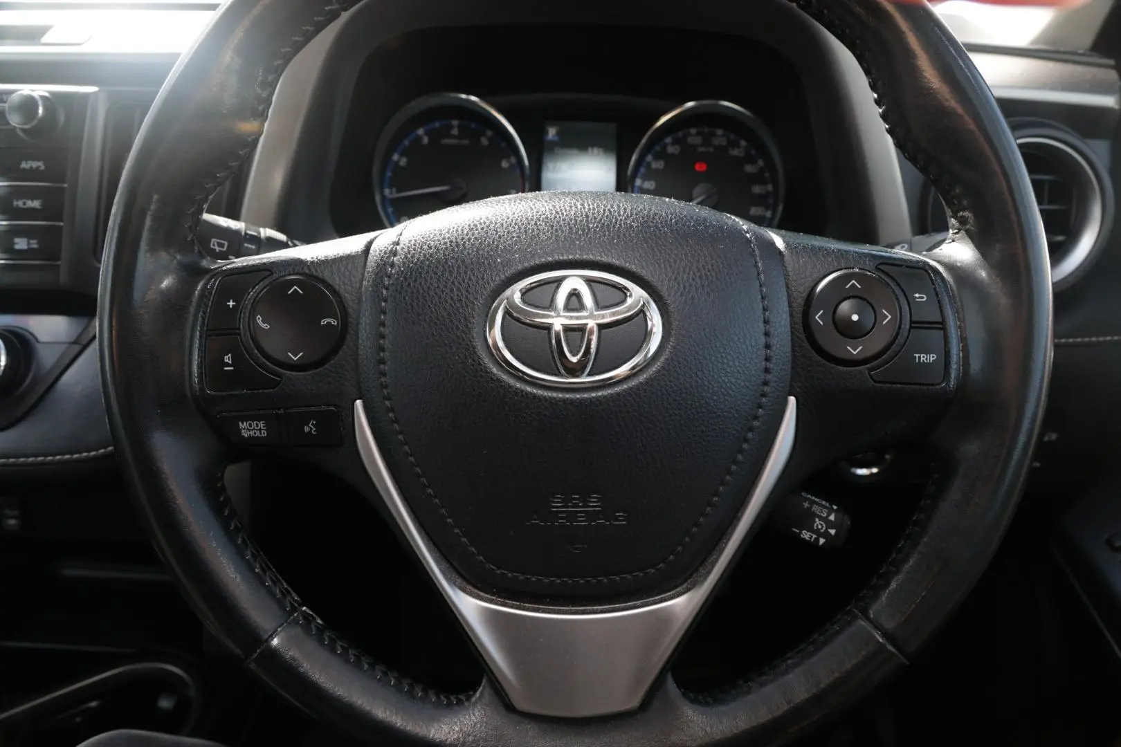 2017 Toyota RAV4 Image 10