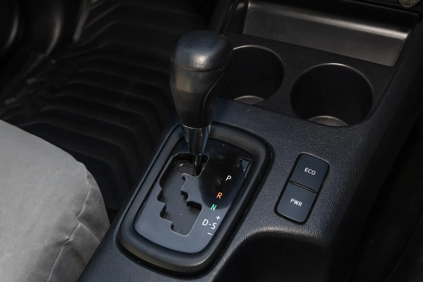 2022 Toyota Hilux Gallery Image 17