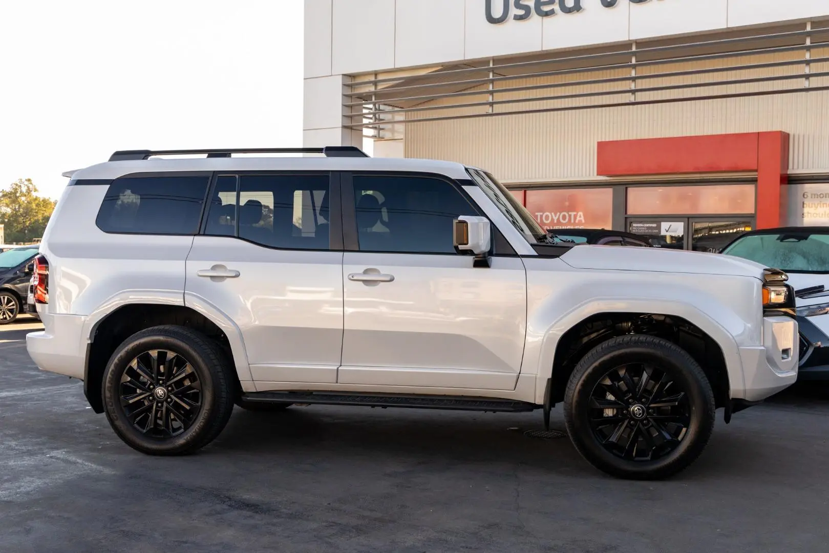 2025 Toyota Landcruiser Prado Gallery Image 3