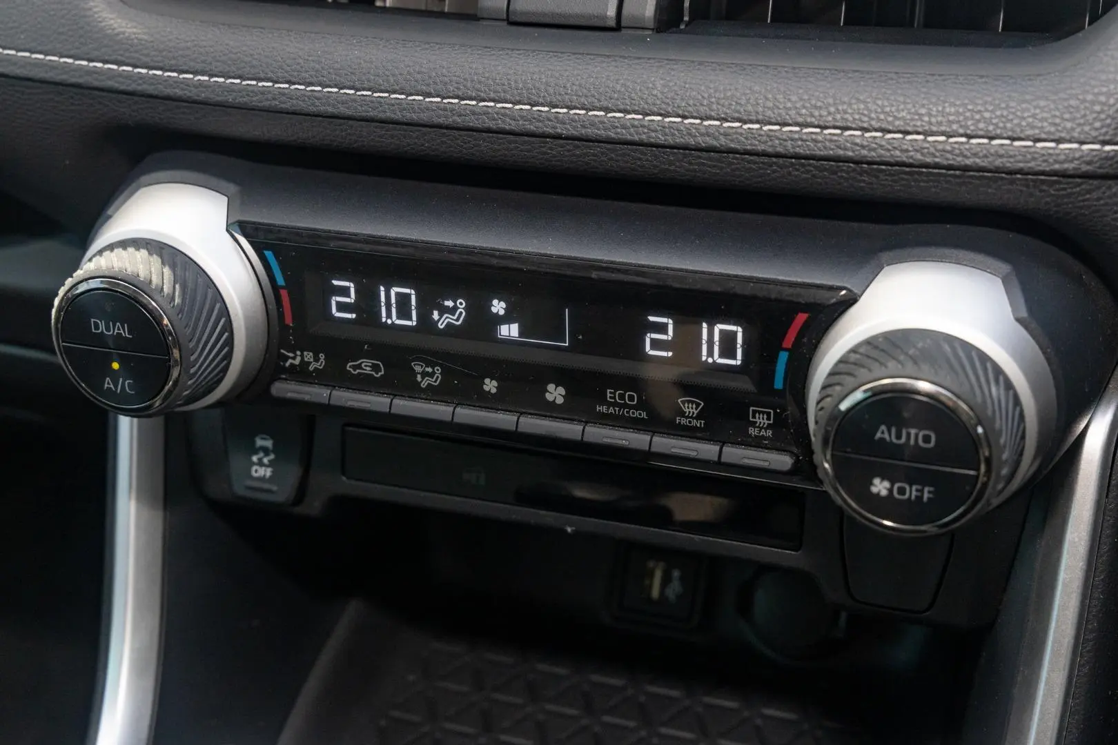 2024 Toyota RAV4 Gallery Image 16