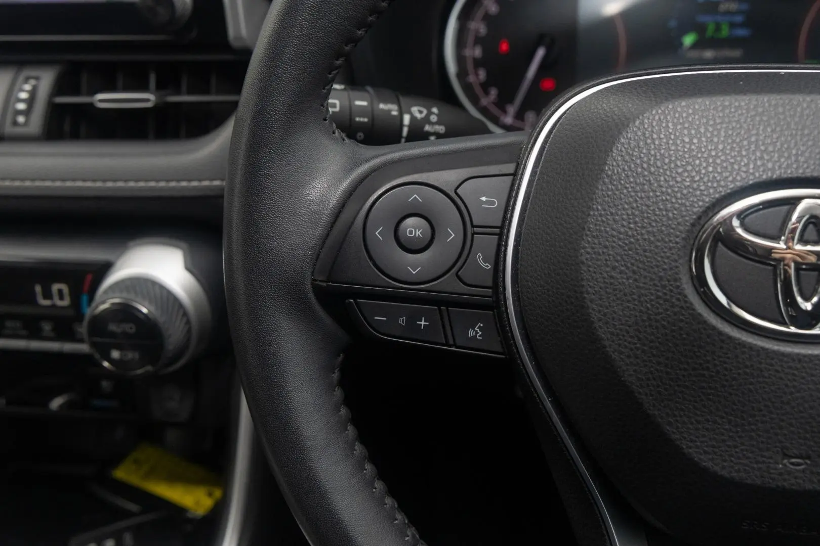 2022 Toyota RAV4 Gallery Image 11