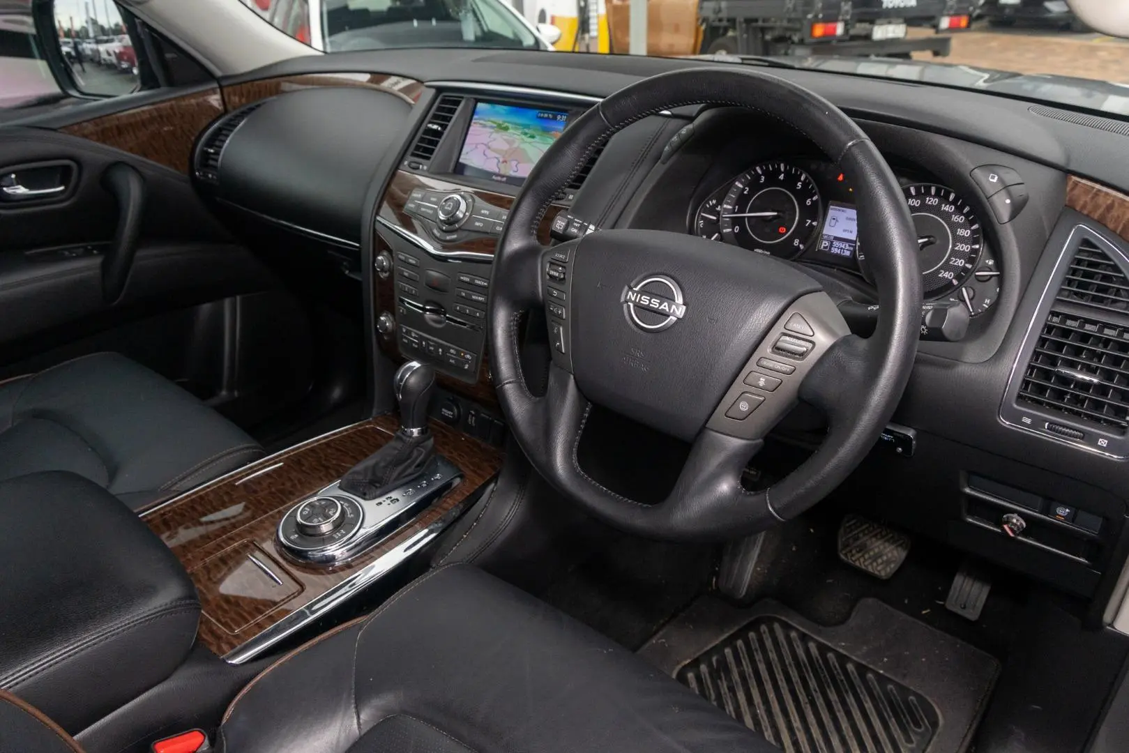 2023 Nissan Patrol Gallery Image 7