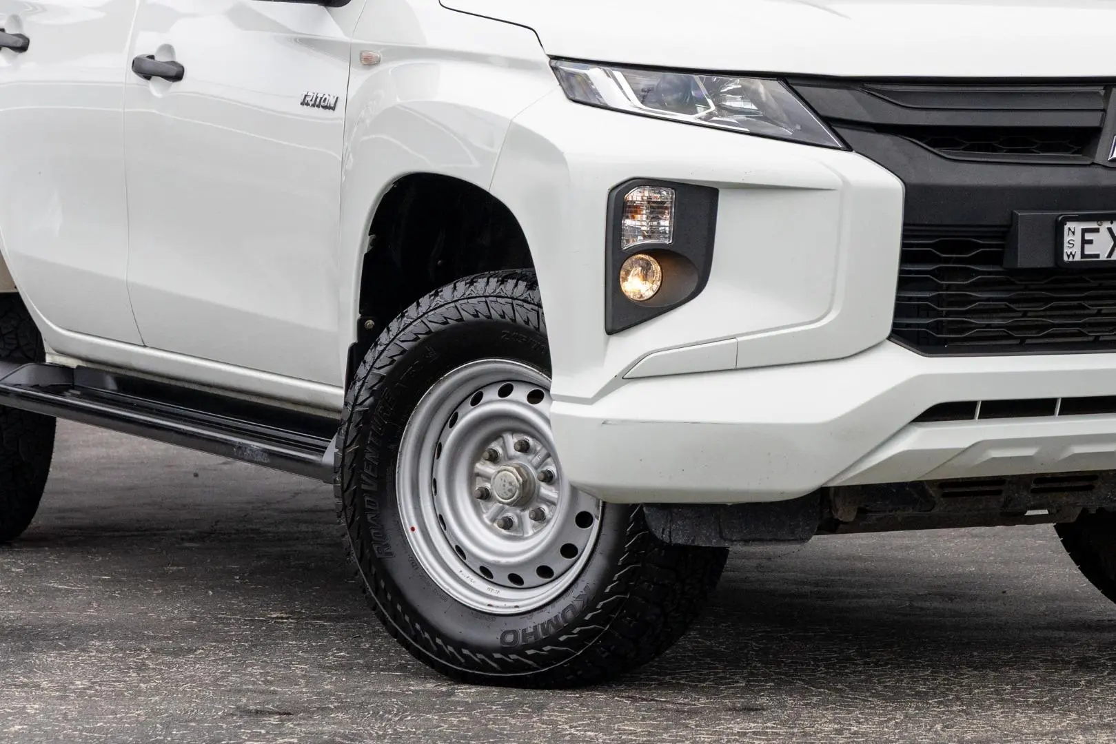 2023 Mitsubishi Triton Gallery Image 6